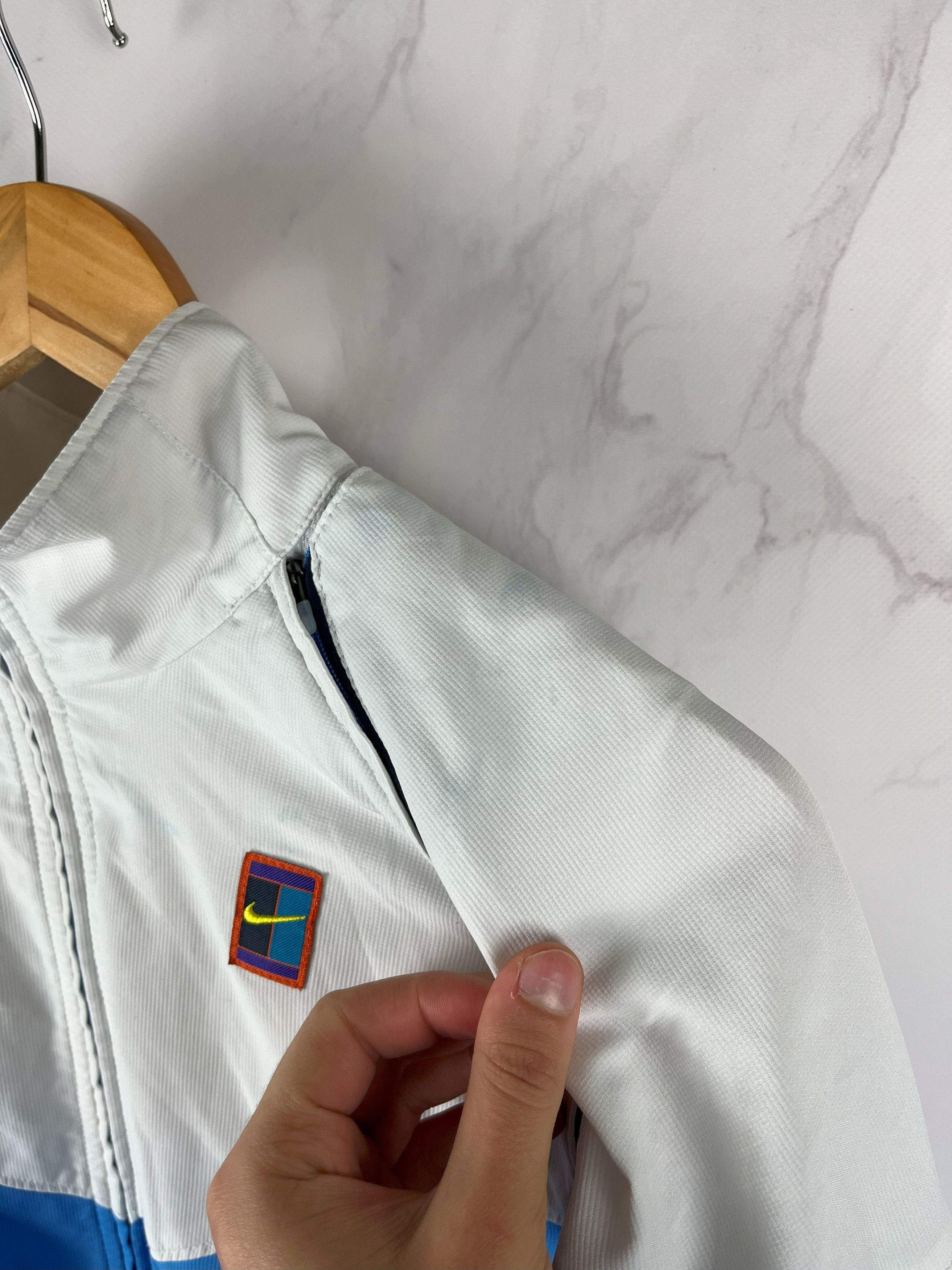 Nike Vintage Nike Zip Up Windbreaker Embroidered Logo Size M Size US M / EU 48-50 / 2 - 9 Thumbnail