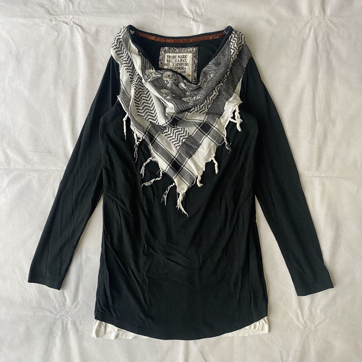 Japanese Brand × Vintage × Von Dutch Vintage Von Dutch Skull Scarf Double Layer Long Sleeve Tees Size US M / EU 48-50 / 2 - 2 Thumbnail
