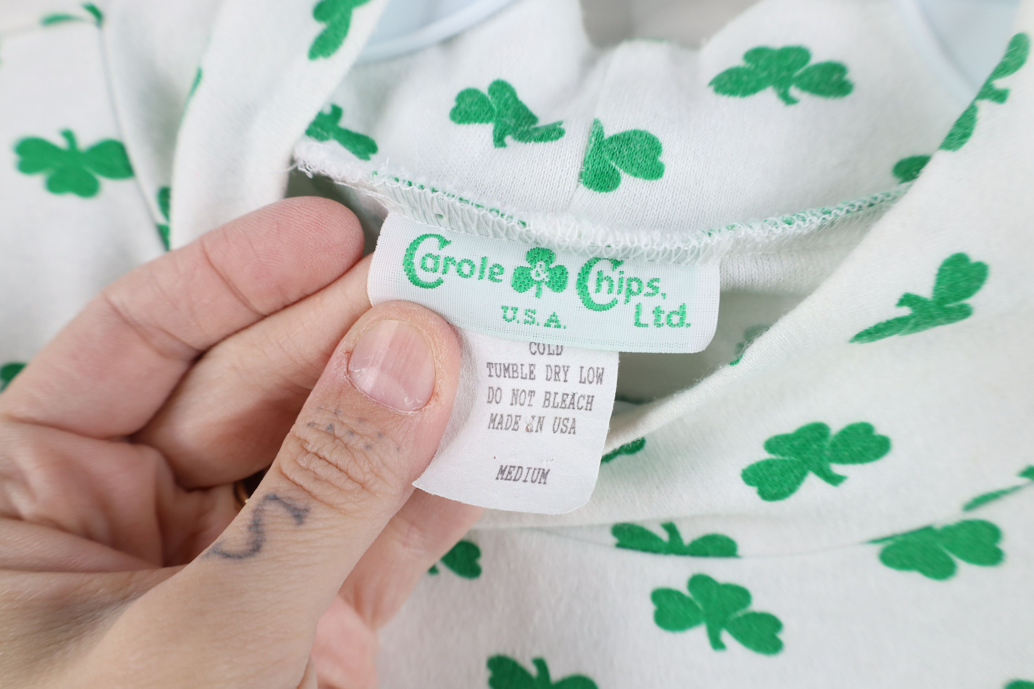 Vintage Vintage 90s Patricks Day Clover Mock Neck T-Shirt USA Size M / US 6-8 / IT 42-44 - 4 Thumbnail
