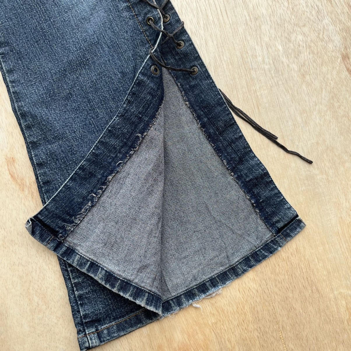 Tornado Mart PLAYCHESS JAPANESE BRAND LACE UP Y2K VINTAGE FLARED DENIM Size 30" / US 8 / IT 44 - 5 Thumbnail