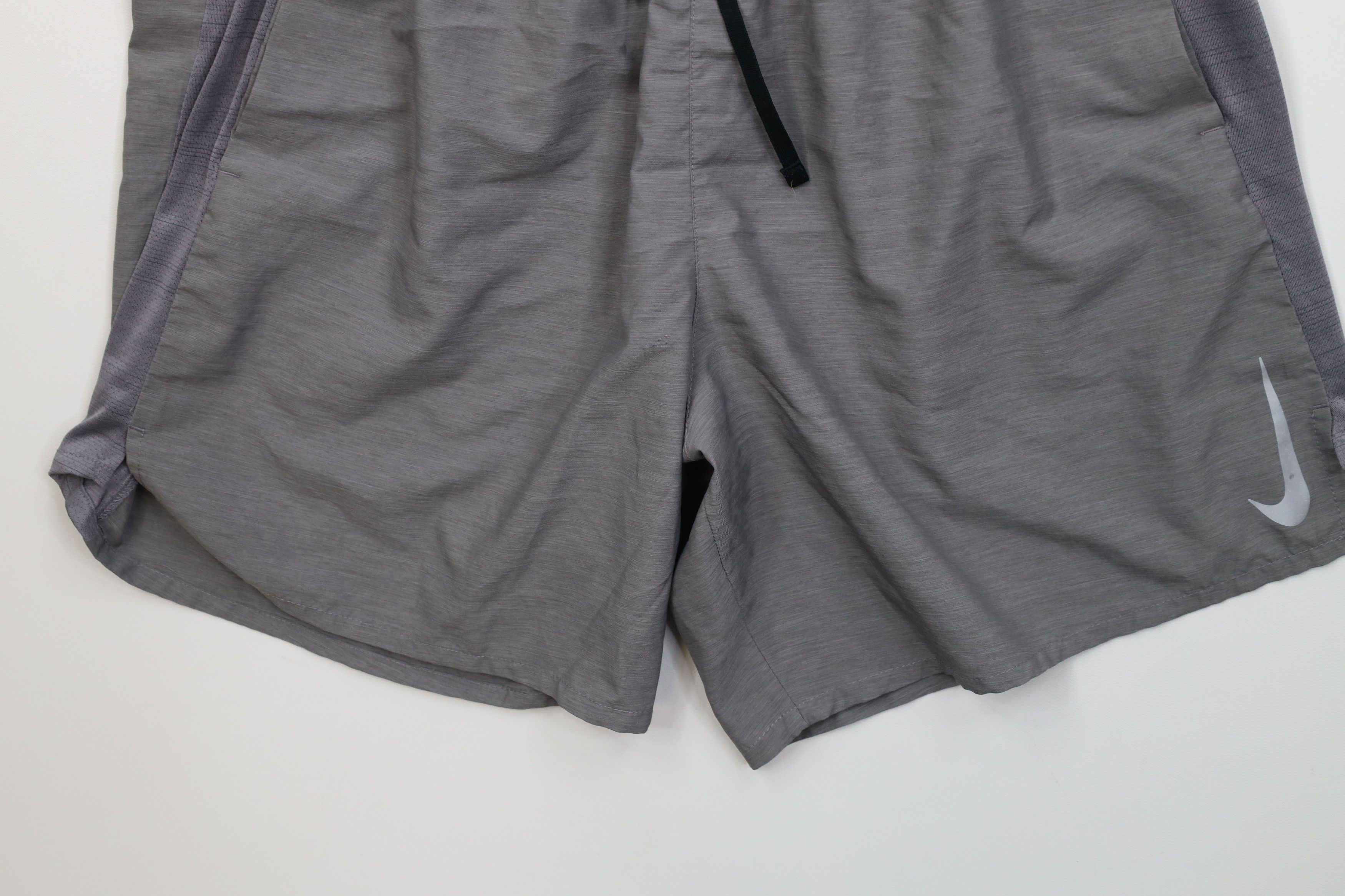 Nike Vintage Y2K Nike Above Knee Running Jogging Shorts Gray Size US 32 / EU 48 - 4 Thumbnail