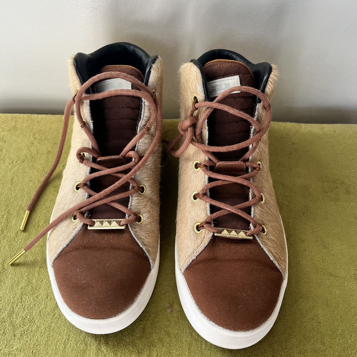 Nike Nike LeBron Size US 10 / EU 43 - 3 Thumbnail
