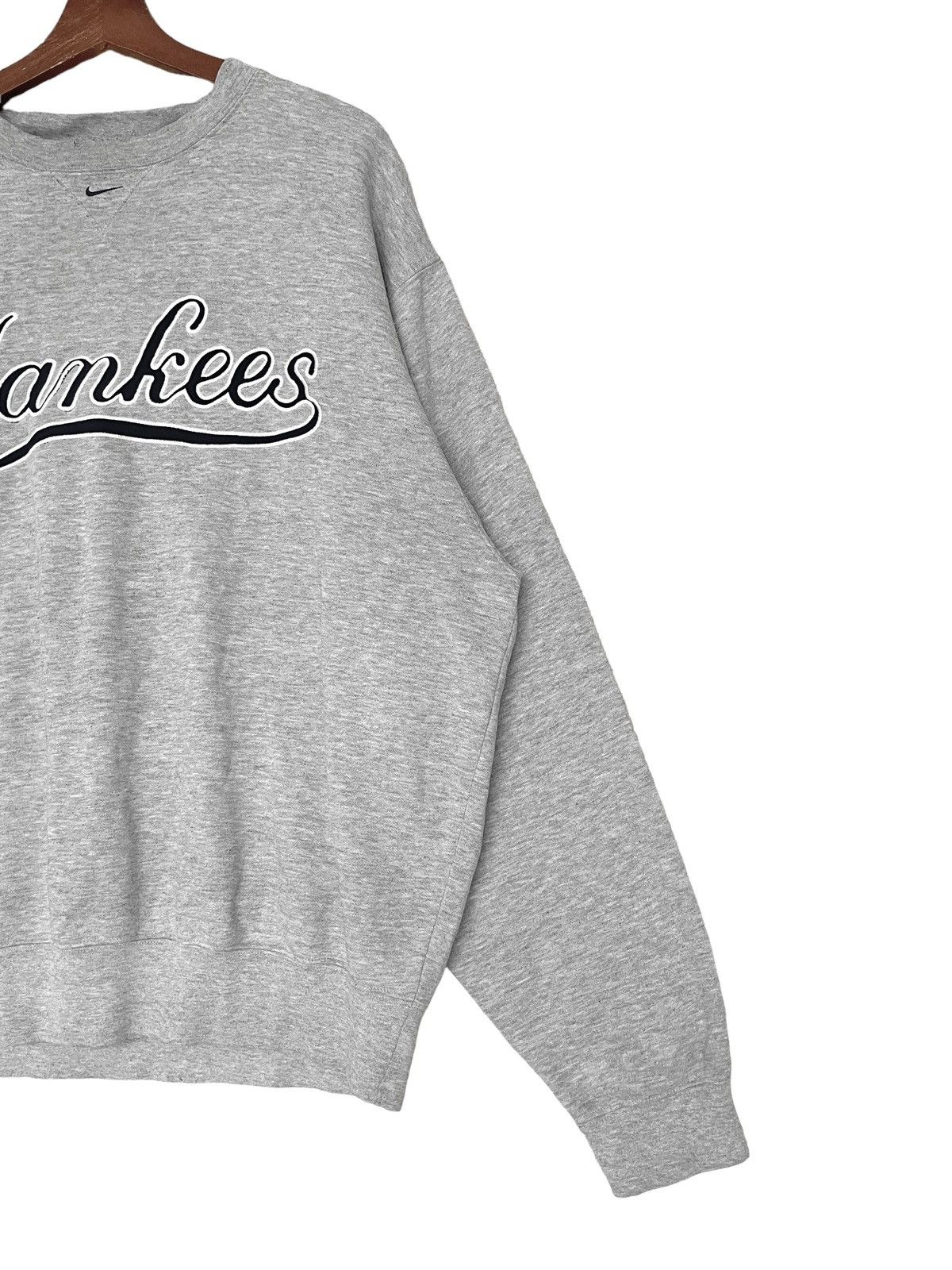 Vintage Vintage Brand Nike Centre Yankees Sweatshirt 2000s Size US L / EU 52-54 / 3 - 6 Thumbnail