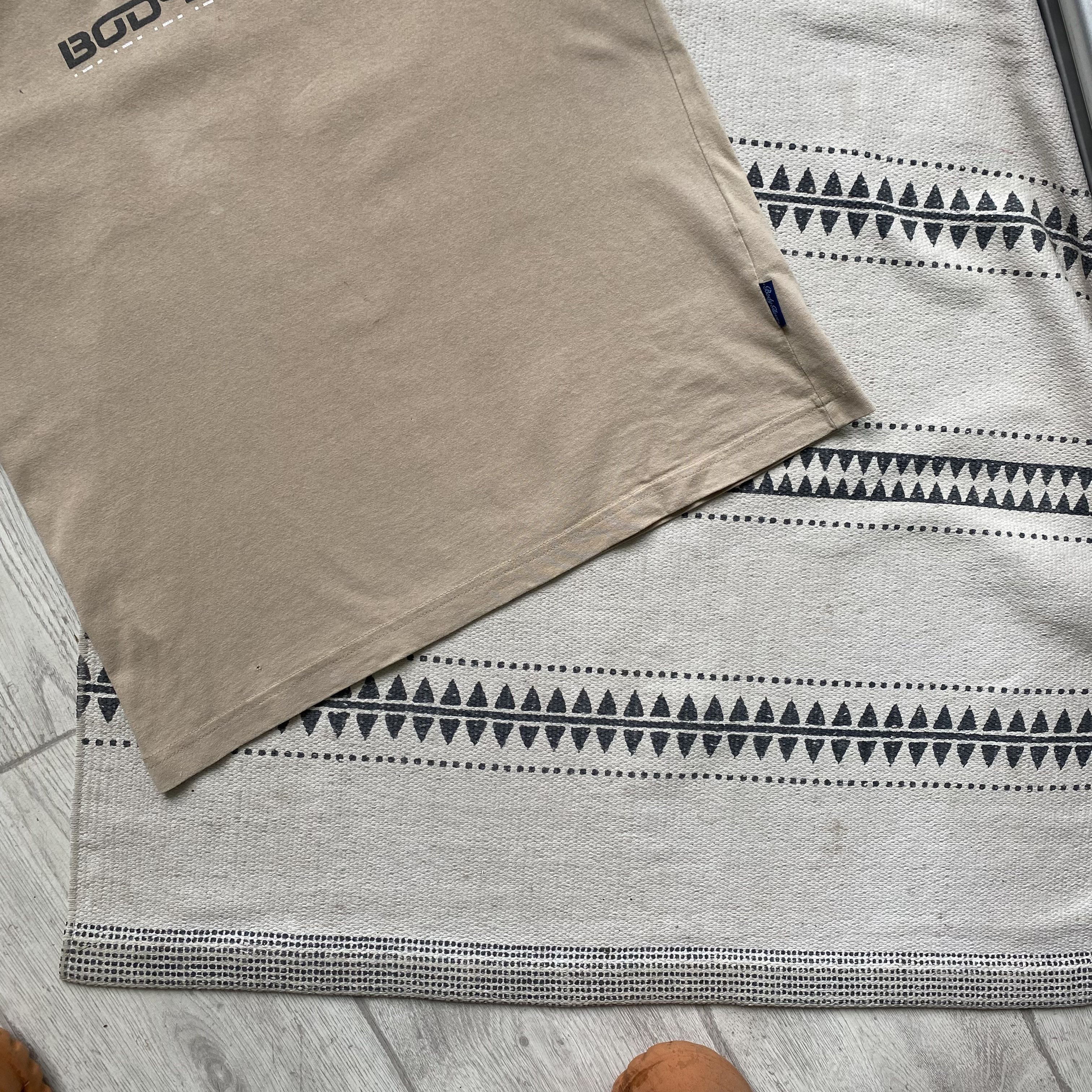 Body Glove 🌊 Vintage Surf Body Glove tee center logo Surf Skater vibe Size US S / EU 44-46 / 1 - 3 Thumbnail