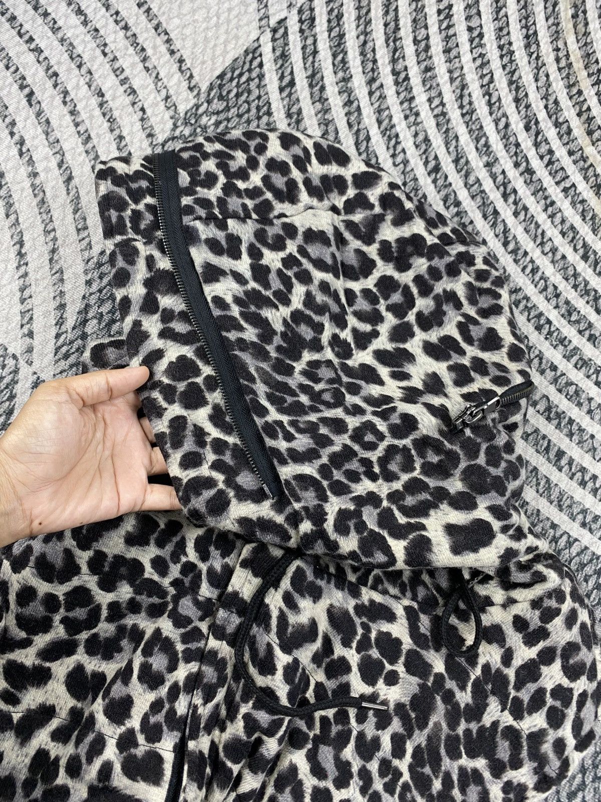 semanticdesign Vtg Semantic Design Leopard Sleeveless Hoodie Vest Jacket Size US M / EU 48-50 / 2 - 8 Thumbnail