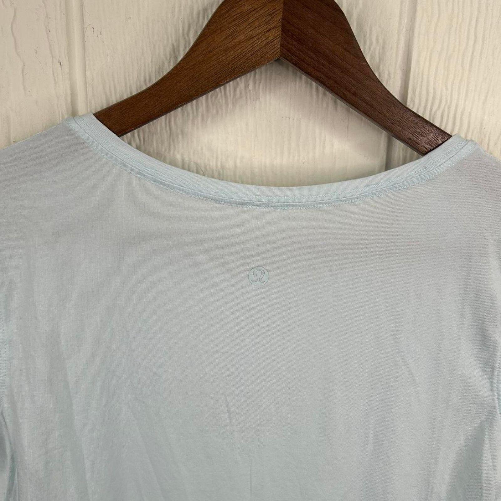 Lululemon Modern Lululemon Sky Blue Workout Athletic Tee Size 8 Size M / US 6-8 / IT 42-44 - 5 Thumbnail