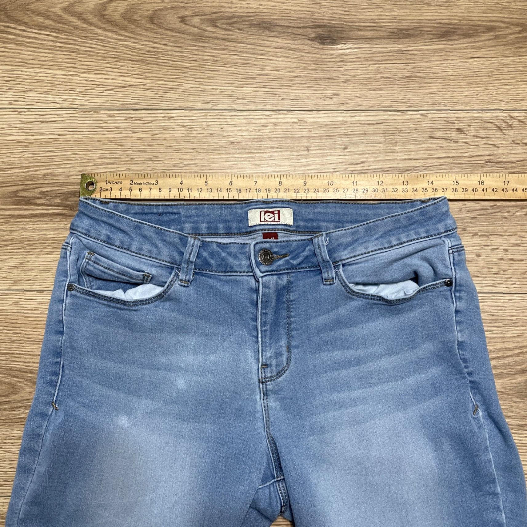 Vintage VINTAGE LEI Jeans Regular Straight Leg Light Wash Size 13 Junior Womens Blue Size 34" / US 12 / IT 48 - 4 Thumbnail