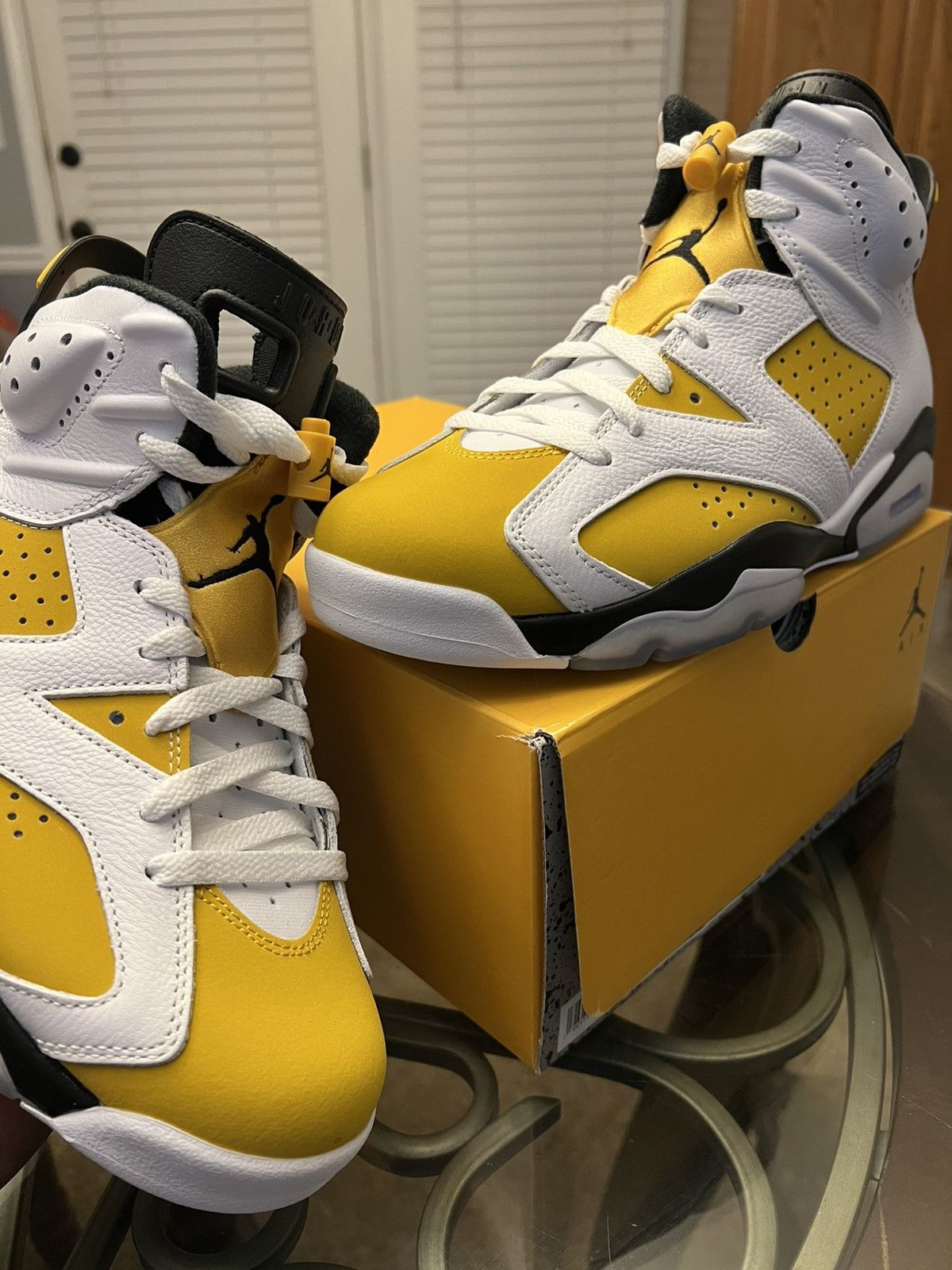 Jordan Brand Jordan 6 Retro Yellow Ochre 2024 Size US 9.5 / EU 42-43 - 1 Thumbnail