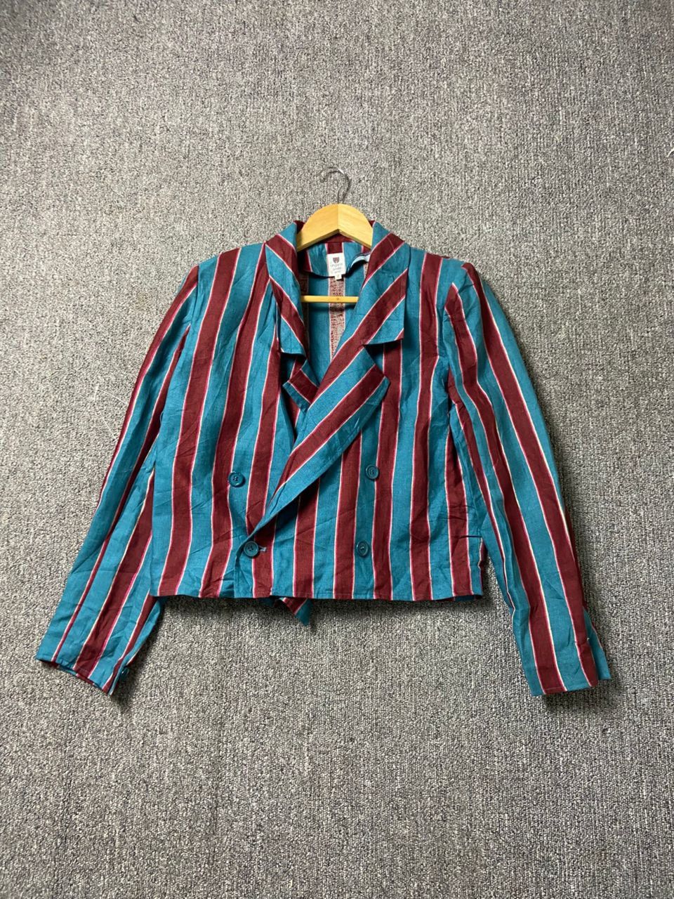 Japanese Brand UNGARO Brand Double Breasted Stripes Crop Blazer (191) Size XS / US 0-2 / IT 36-38 - 1 Thumbnail