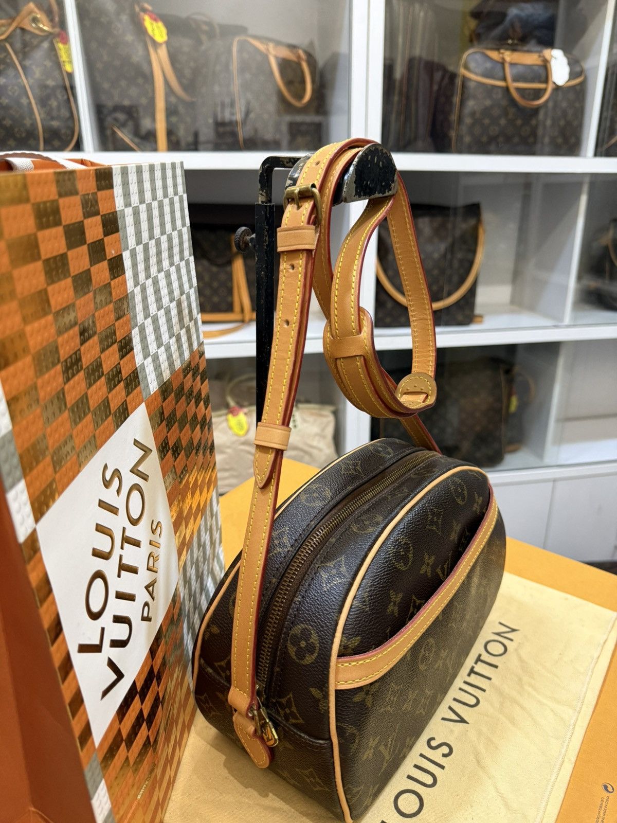 Louis Vuitton Blois -2144 Size ONE SIZE - 5 Thumbnail