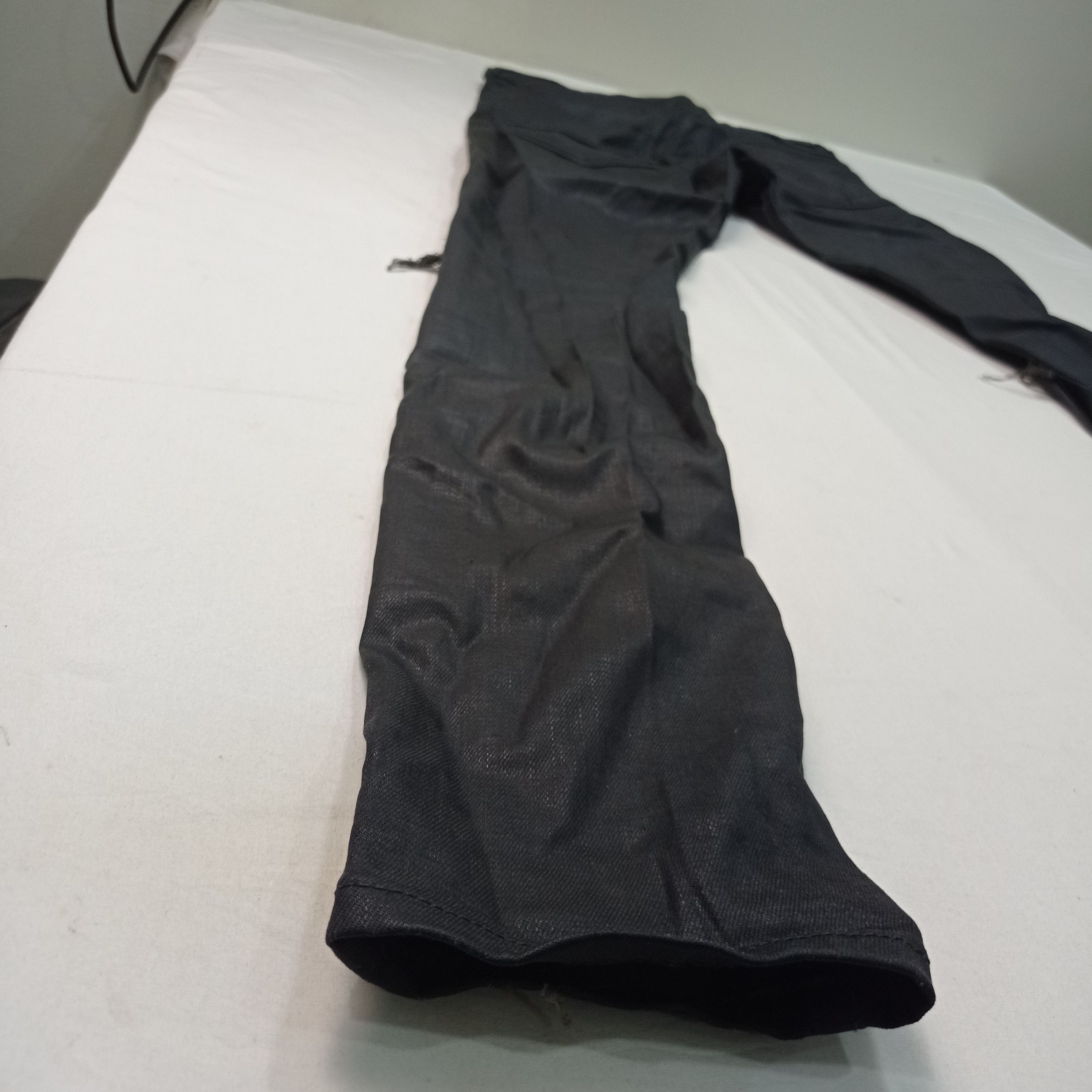 H&M 🔥H&M X & Jeans Skinny Super Black Distressed Pants Size 28" / US 6 / IT 42 - 15 Thumbnail