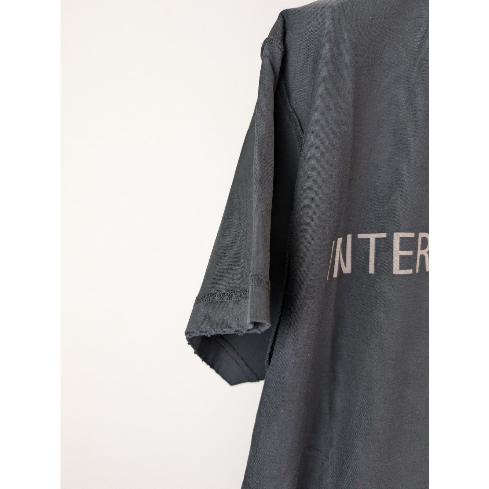 Balenciaga o1rshd1 Q:2 / Internal Use Only Inside-Out Vintage T-Shirt Size US M / EU 48-50 / 2 - 6 Thumbnail