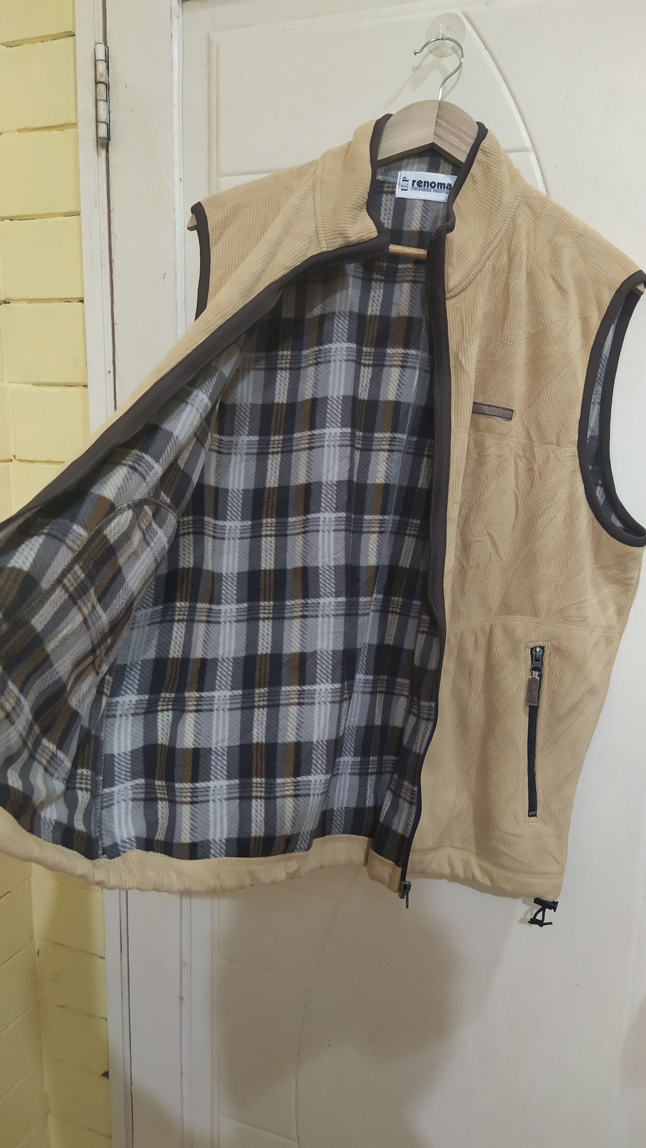 Vintage Renoma U.P. Full-Zip Vest with Plaid Interior Size US M / EU 48-50 / 2 - 3 Thumbnail