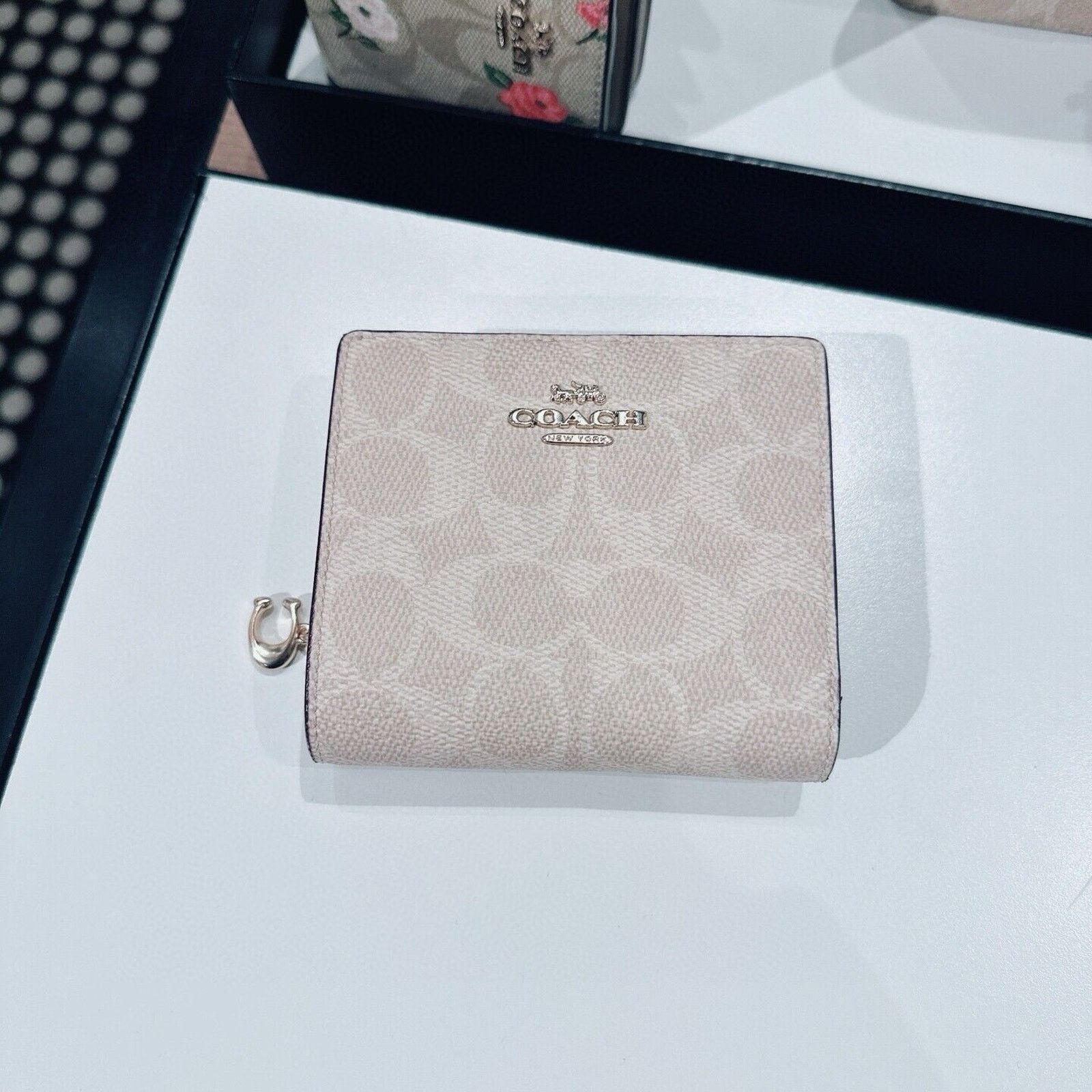 Coach NWT Coach Snap Wallet CW789 Gold /Sand/Chalk Signature Size ONE SIZE - 4 Thumbnail