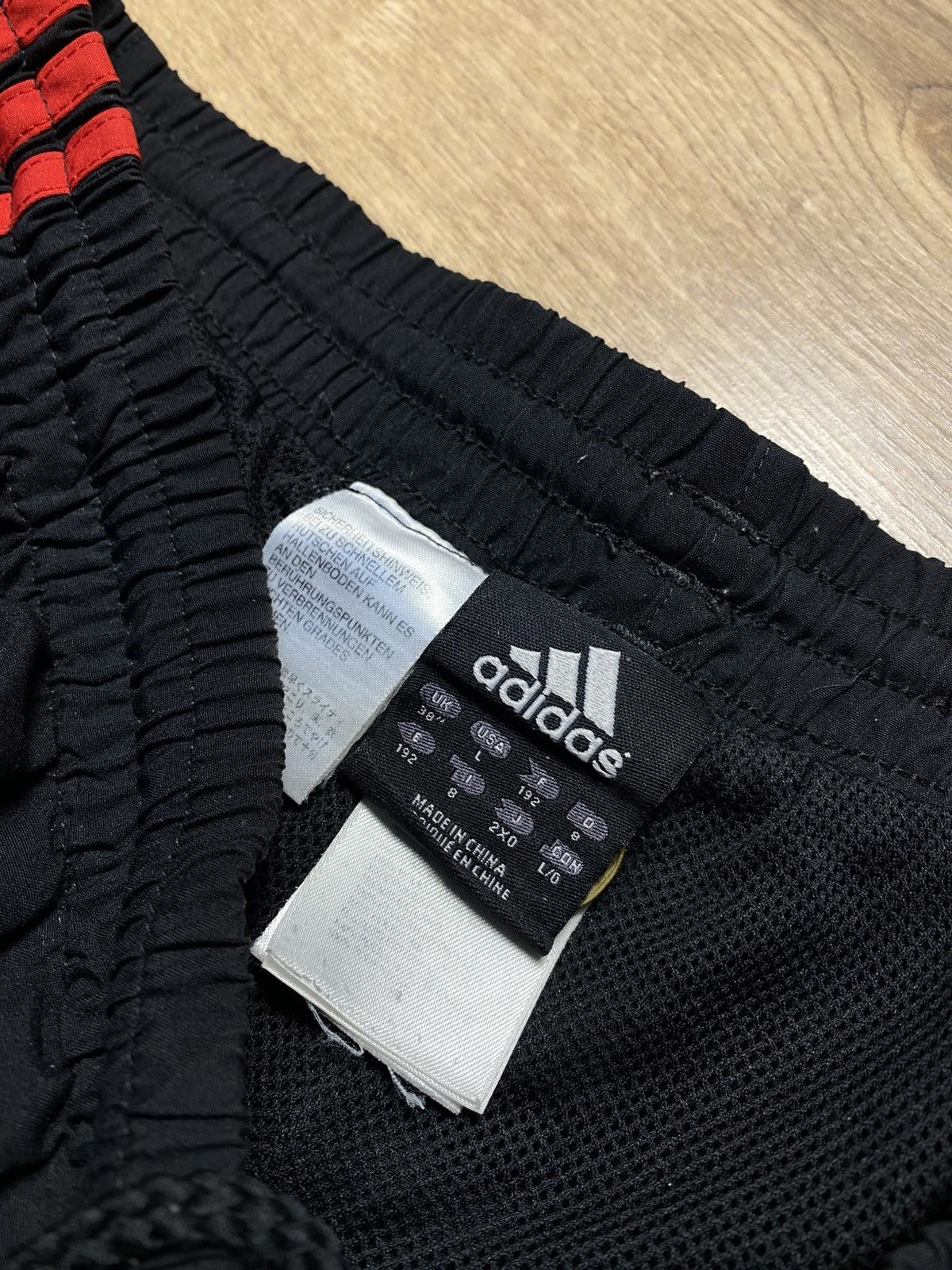 Adidas Vintage Liverpool FC Adidas Football Sweatpants sz L Size US 34 / EU 50 - 8 Thumbnail