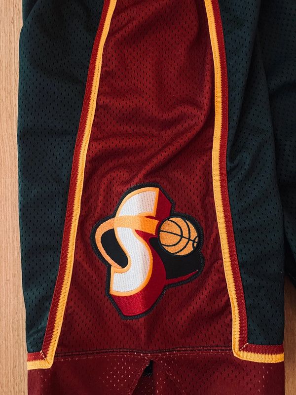 Champion Seattle Supersonics Basketball Game Shorts Champion Size US 44 / EU 60 - 5 Thumbnail