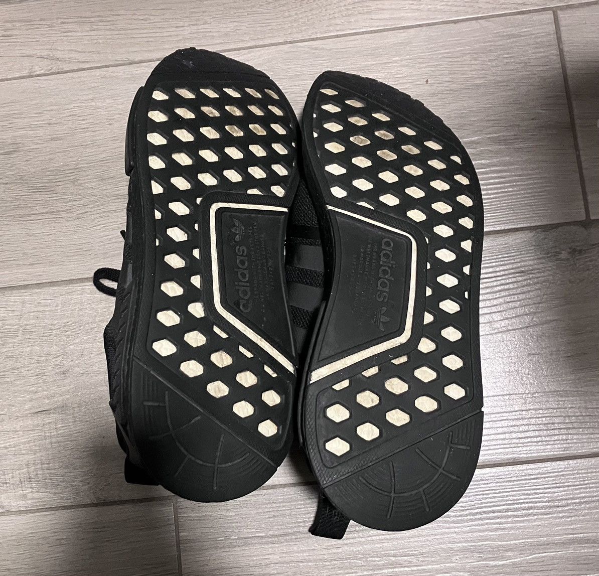 Adidas Adidas NMD R1 Triple Black Size US 9.5 / EU 42-43 - 4 Thumbnail
