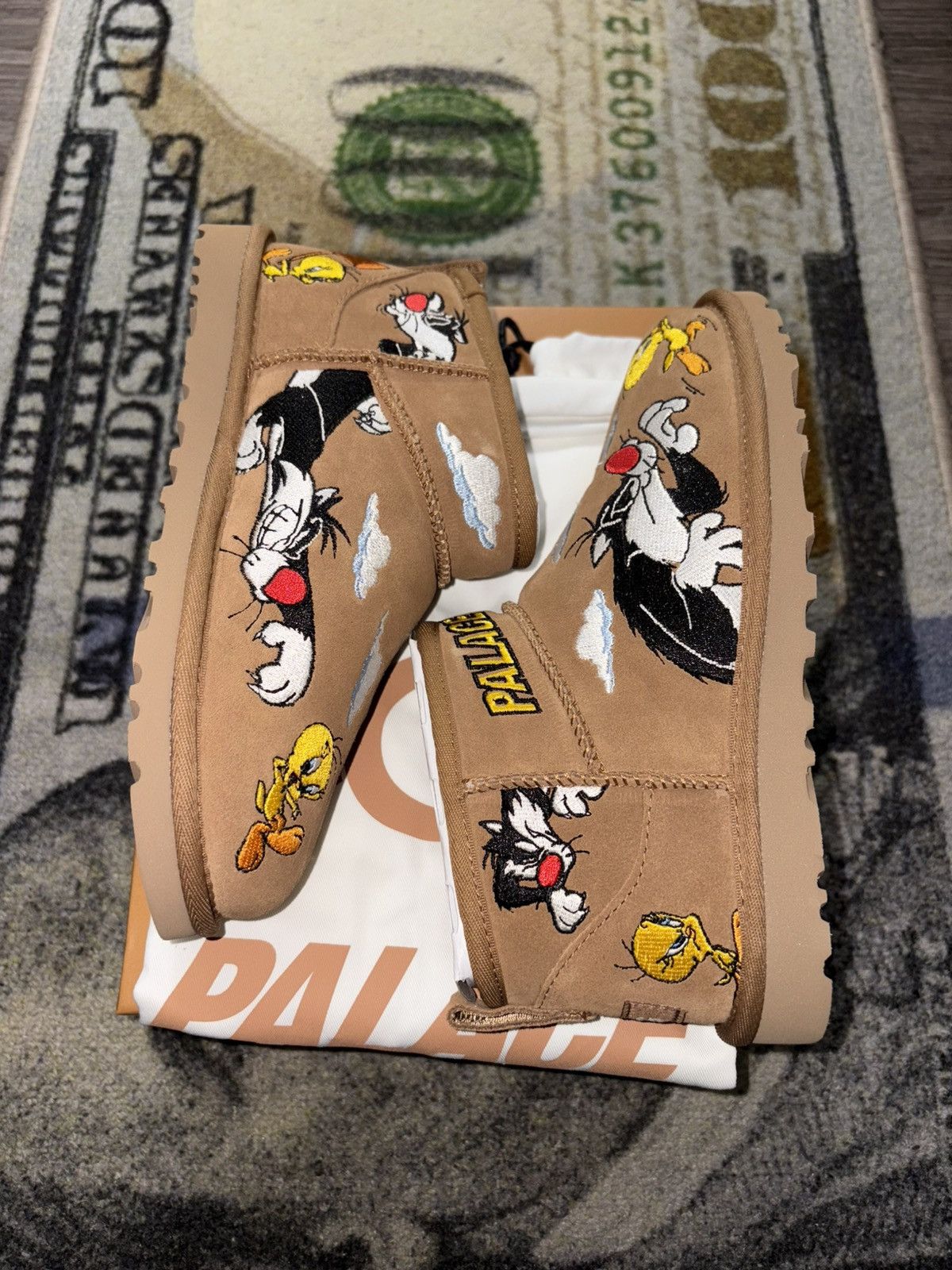 Palace × Ugg Palace UGG Classic Ultra Mini Boot Looney Tunes Chestnut Size US 11 / EU 44 - 2 Thumbnail