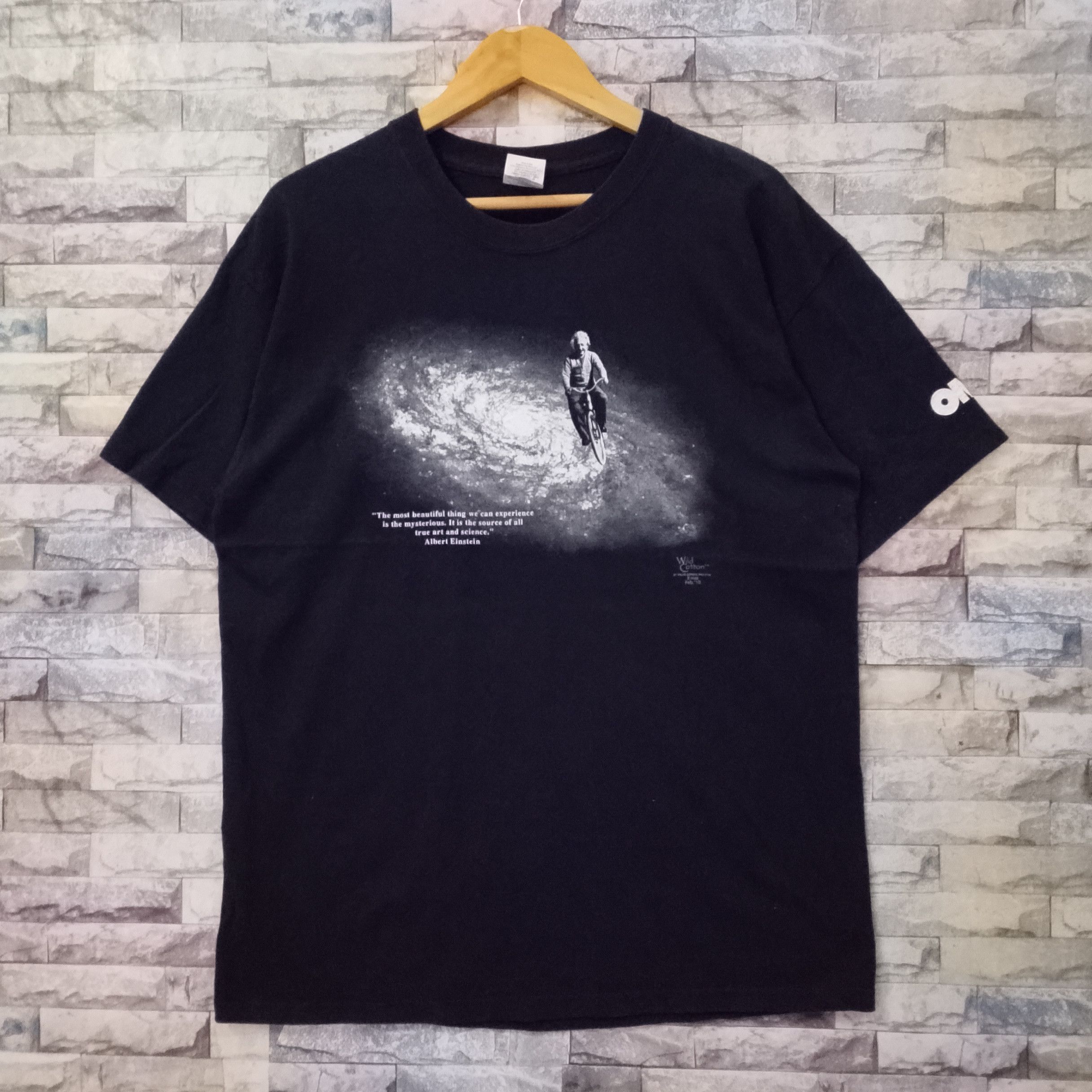 Vintage Vintage Albert Einstein Universe Quote Glow in The Dark Tee Size US L / EU 52-54 / 3 - 1 Thumbnail