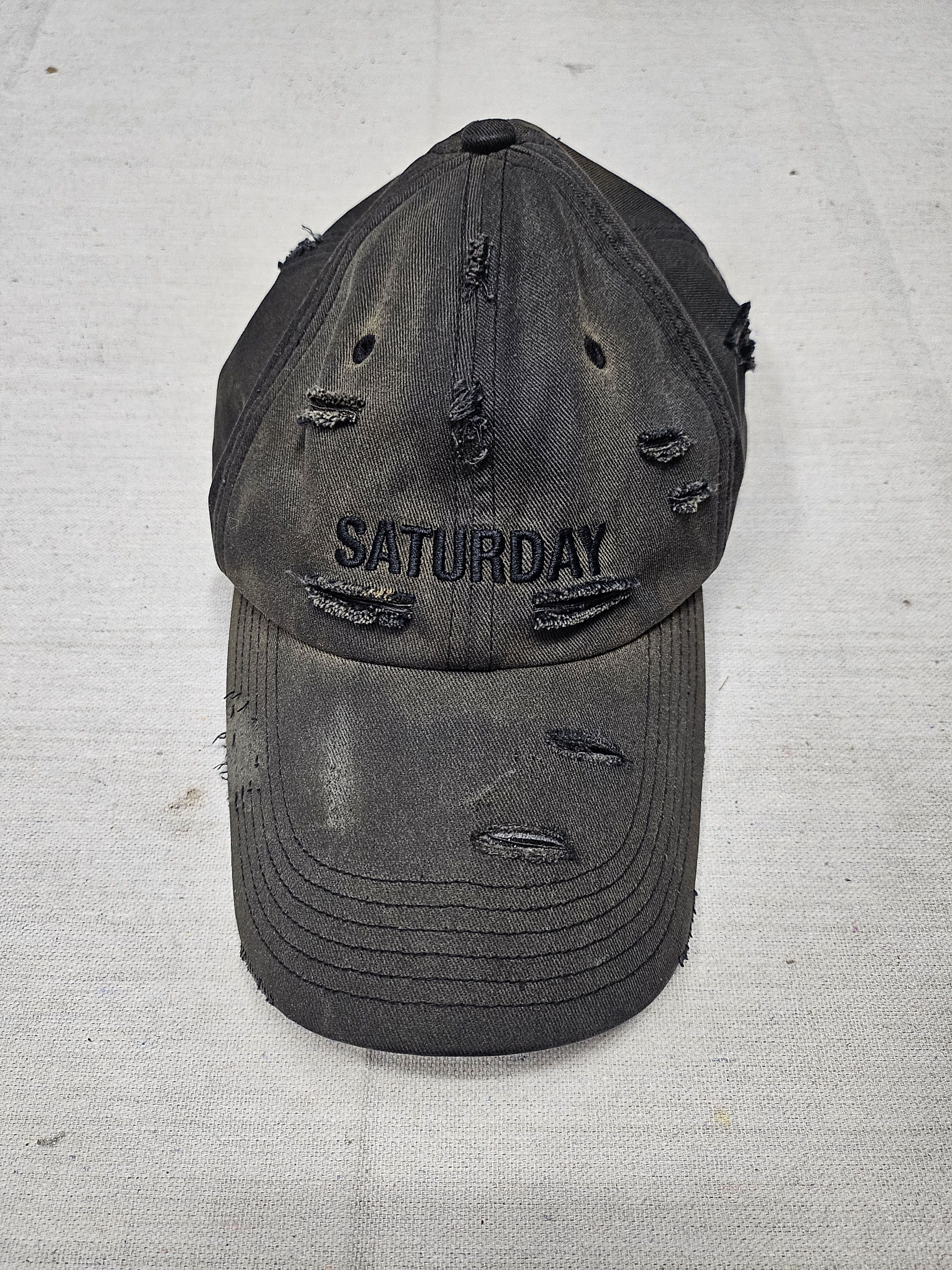 VETEMENTS X REEBOK SATURDAY ダメージ加工 キャップ