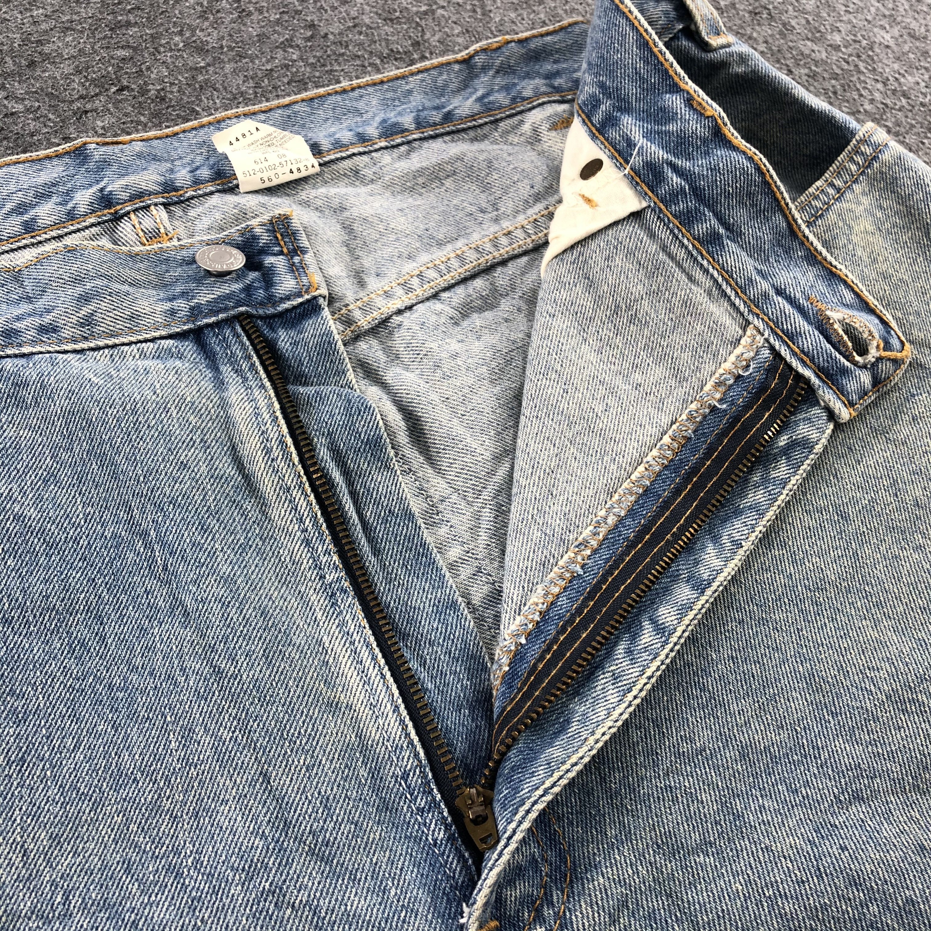 Levi's Vintage 90s Light Wash Levis 560 Jeans-J1196 Size US 39 - 7 Thumbnail