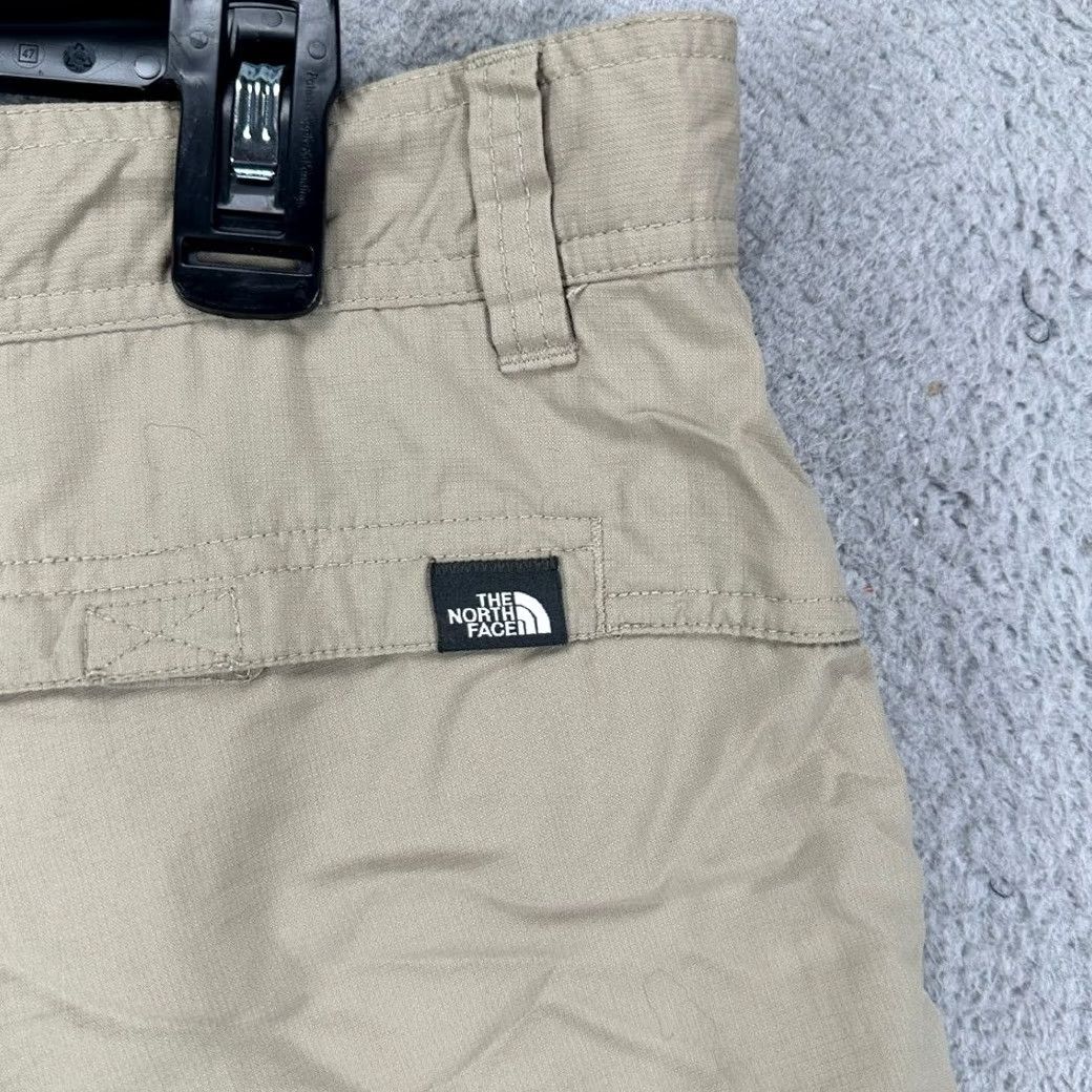 The North Face The North Face Shorts Mens 32 Beige Cargo Hiking Tan Nylon Flat Front Outdoor Size US 32 / EU 48 - 7 Thumbnail