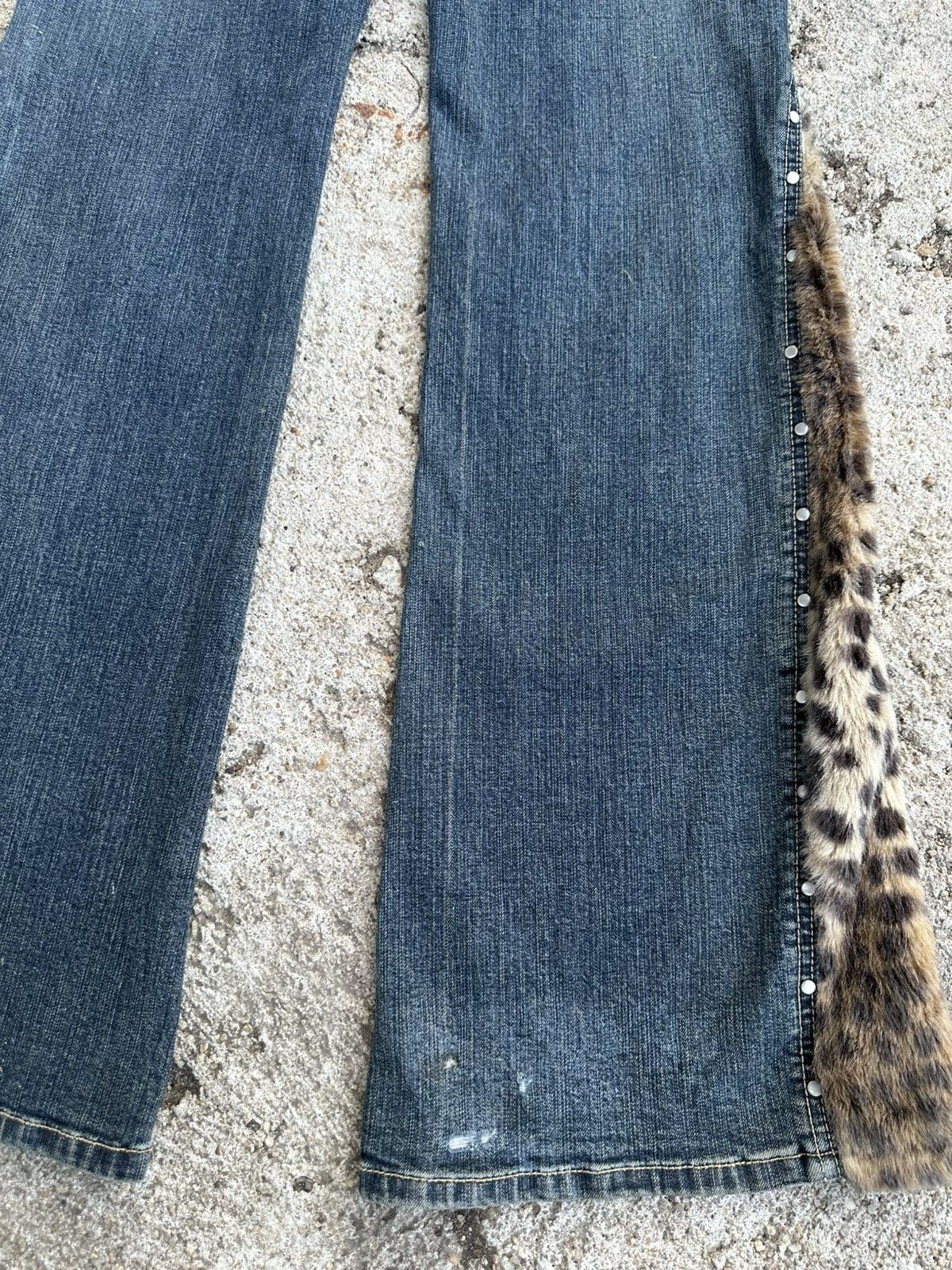 Japanese Brand Y2K Flare Hysteric Inspired Jeans With Leopard Fur W27 Size 27" / US 4 / IT 40 - 12 Thumbnail