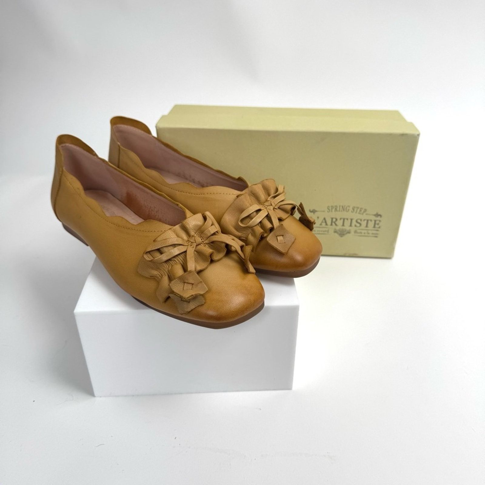 Other L’Artiste women’s buttery soft size 40/ 8.5 flats Size US 8.5 / IT 38.5 - 1 Thumbnail