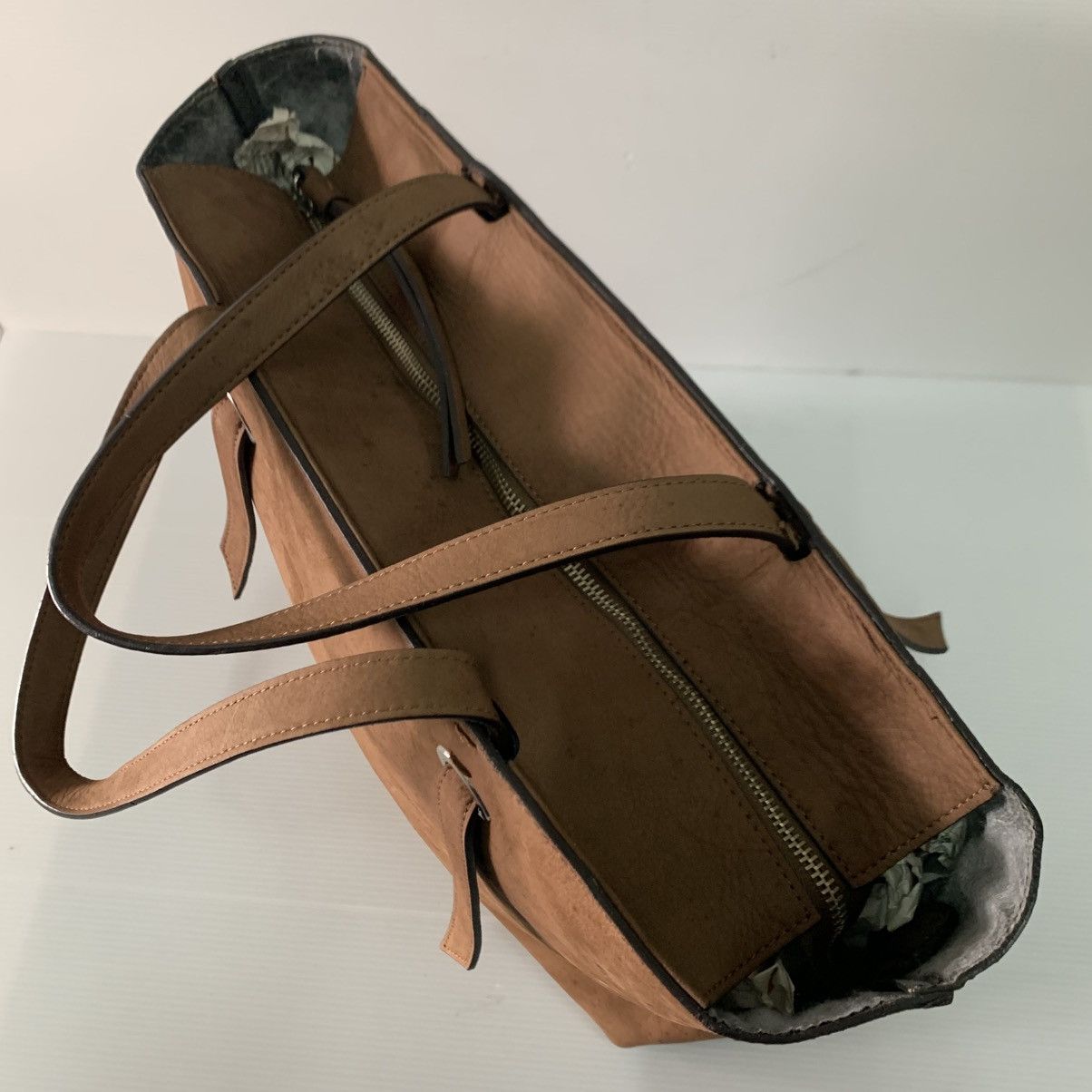 Iceberg 💥‼️HOT ITEM‼️💥Authentic Iceberg Leather Tote Bag Size ONE SIZE - 8 Thumbnail