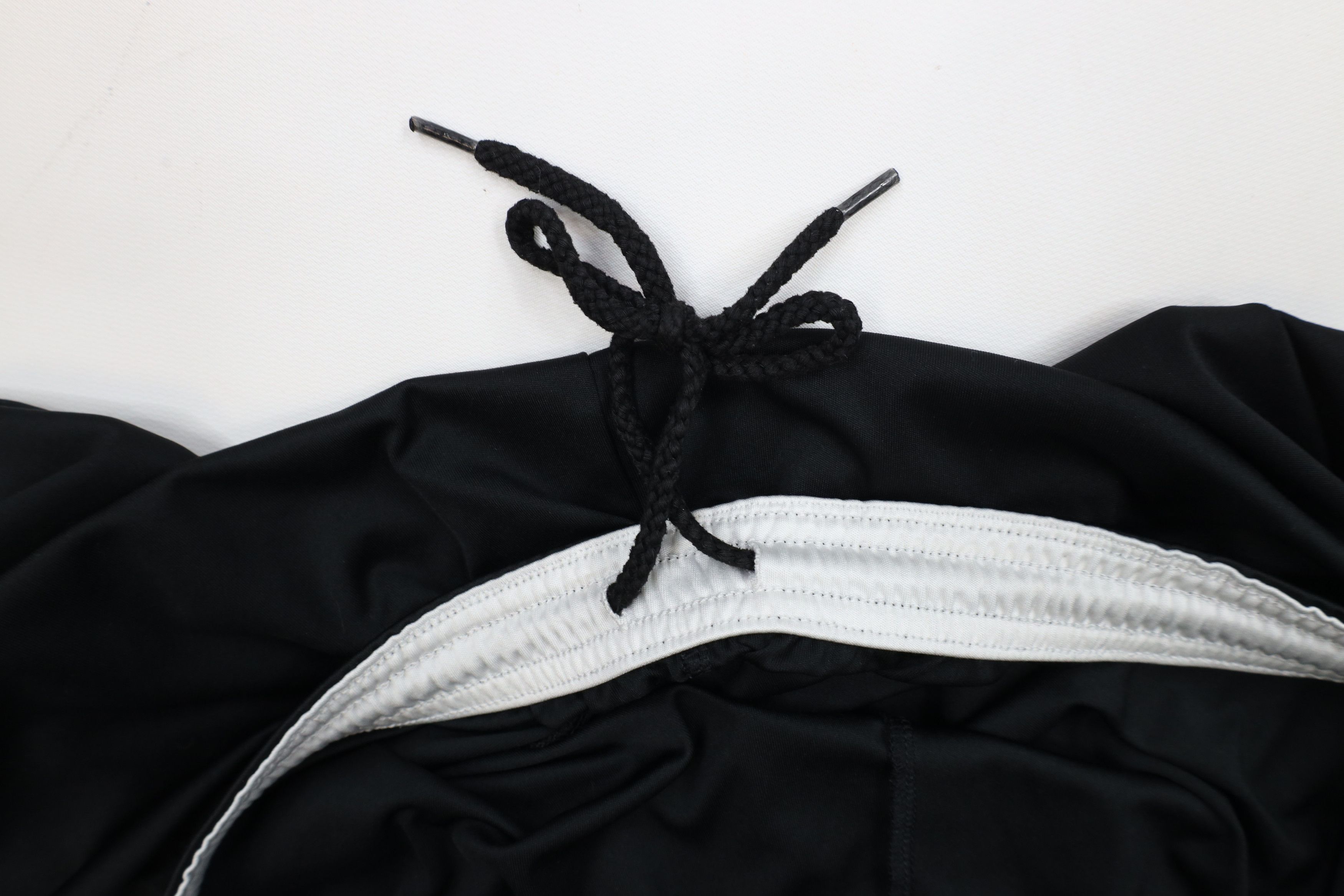 Adidas Vintage Adidas Striped Running Jogging Soccer Shorts Black Size 32" / US 10 / IT 46 - 9 Thumbnail