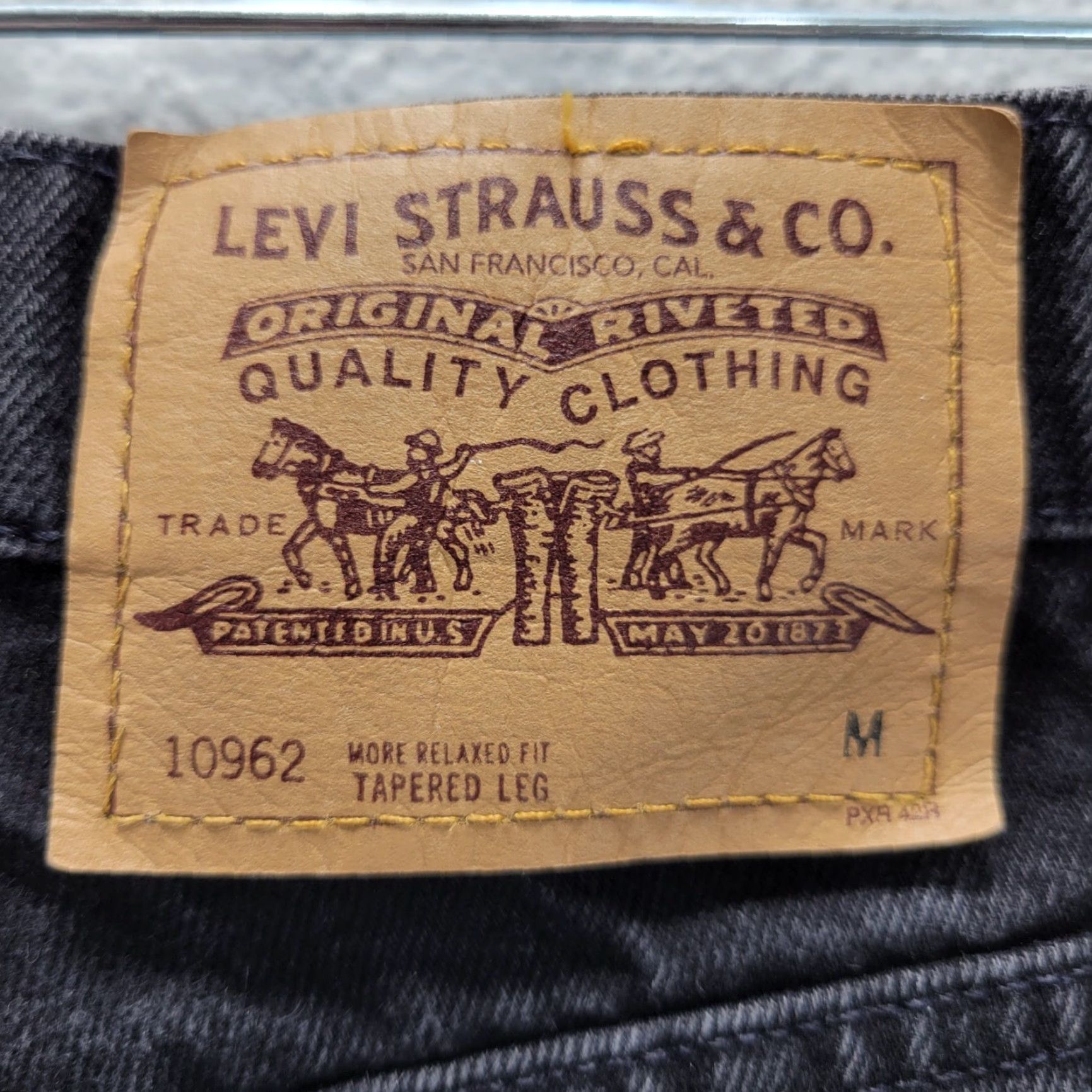 Levi's Vintage Levi's Women Black Jeans 13 XS? 13 Med Tapered Leg Relaxed USA Levi's? Size 34" / US 12 / IT 48 - 6 Thumbnail