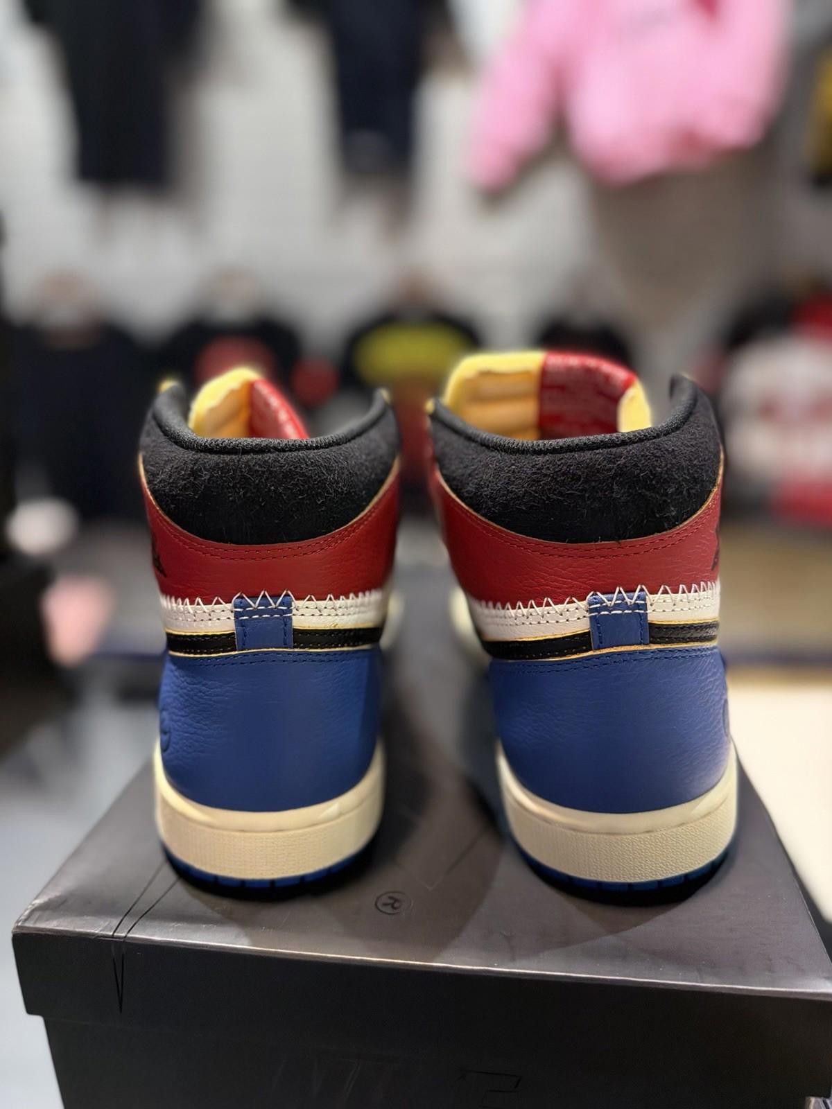Jordan Brand Air Jordan 1 x Union x Fragment Black and Varsity Red (8.5) Size US 8.5 / EU 41-42 - 5 Thumbnail