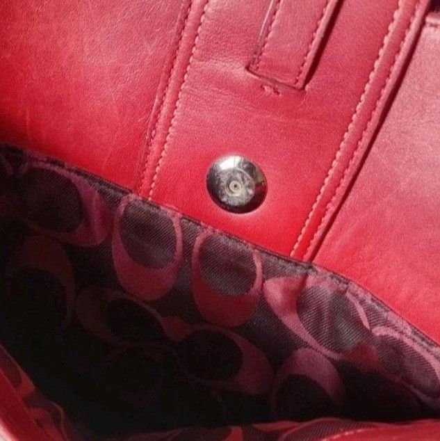Coach Coach Vintage Y2K Red Leather Hamptons Hobo Bag Size ONE SIZE - 9 Thumbnail