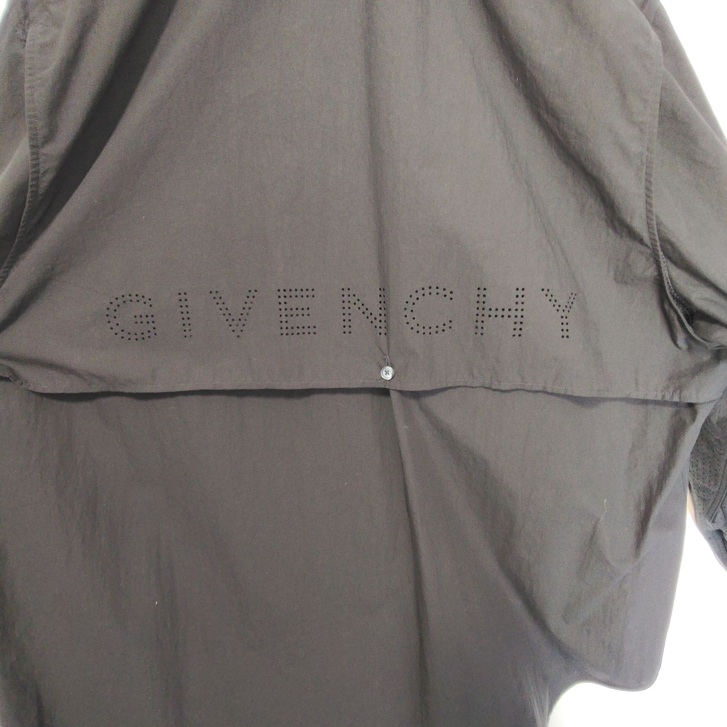 Givenchy Laser cut logo shirt Size US S / EU 44-46 / 1 - 7 Thumbnail