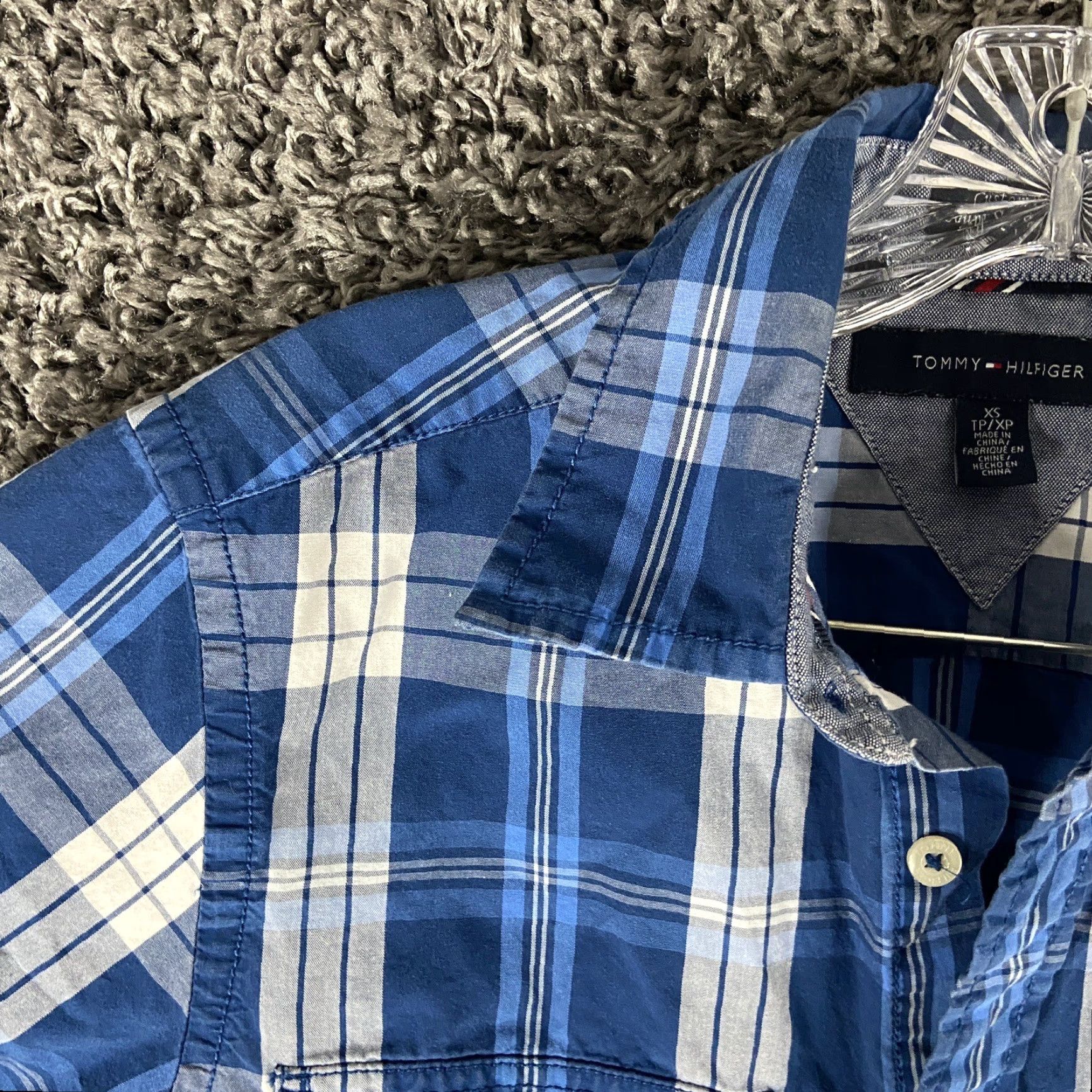 Tommy Hilfiger VINTAGE Tommy Hilfiger Button-Up Shirt Men XS Short Sleeve Plaid Blue Adults XS Men Size US 27 - 4 Thumbnail