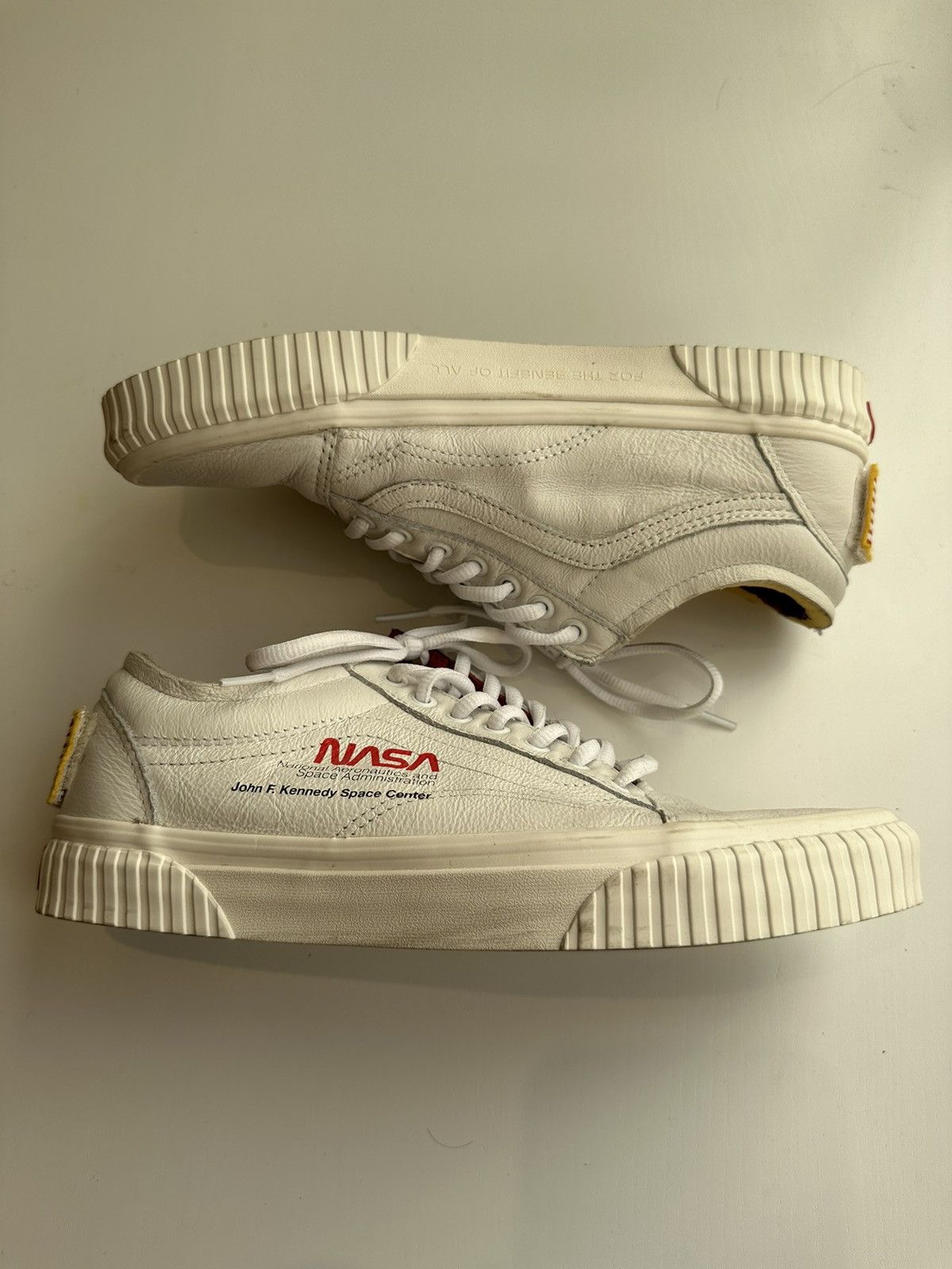 Nasa x vans old skool white fashion