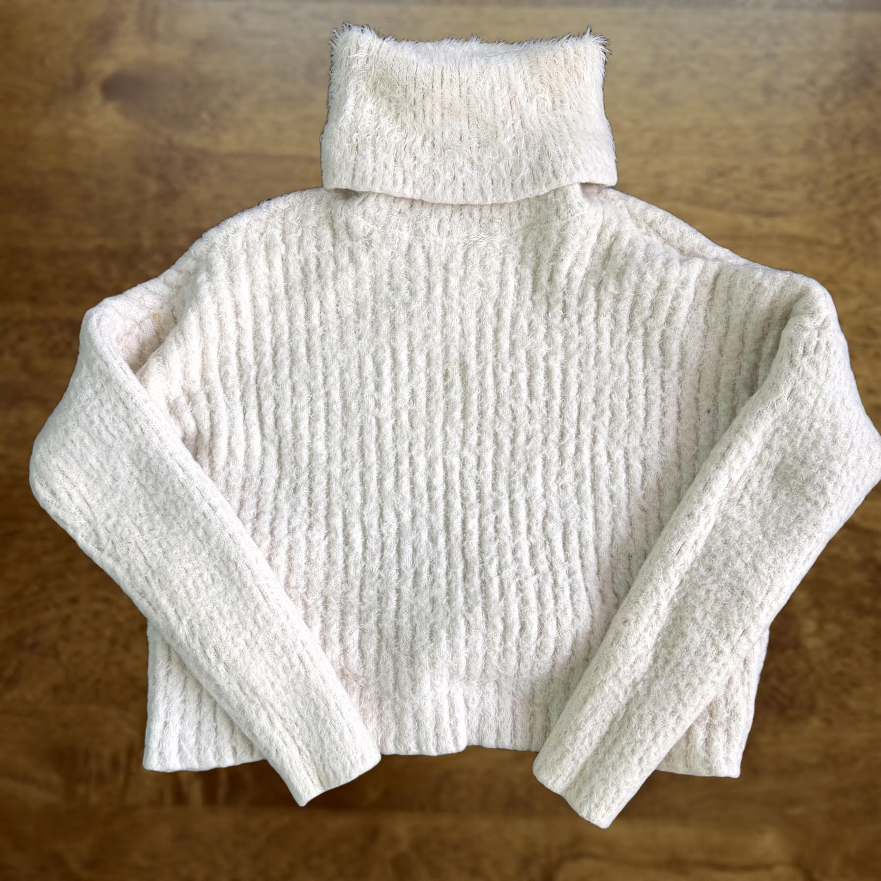 Vintage VINTAGE Fate Sweater Womens Small White Turtleneck Fuzzy Textured Chunky Knit Pullover Size S / US 4 / IT 40 - 1 Thumbnail