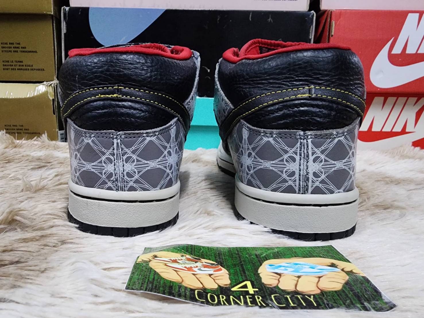 Nike Nike Sb Dunk Mid Beijing Triumvir X Fly Size US 10 / EU 43 - 4 Thumbnail