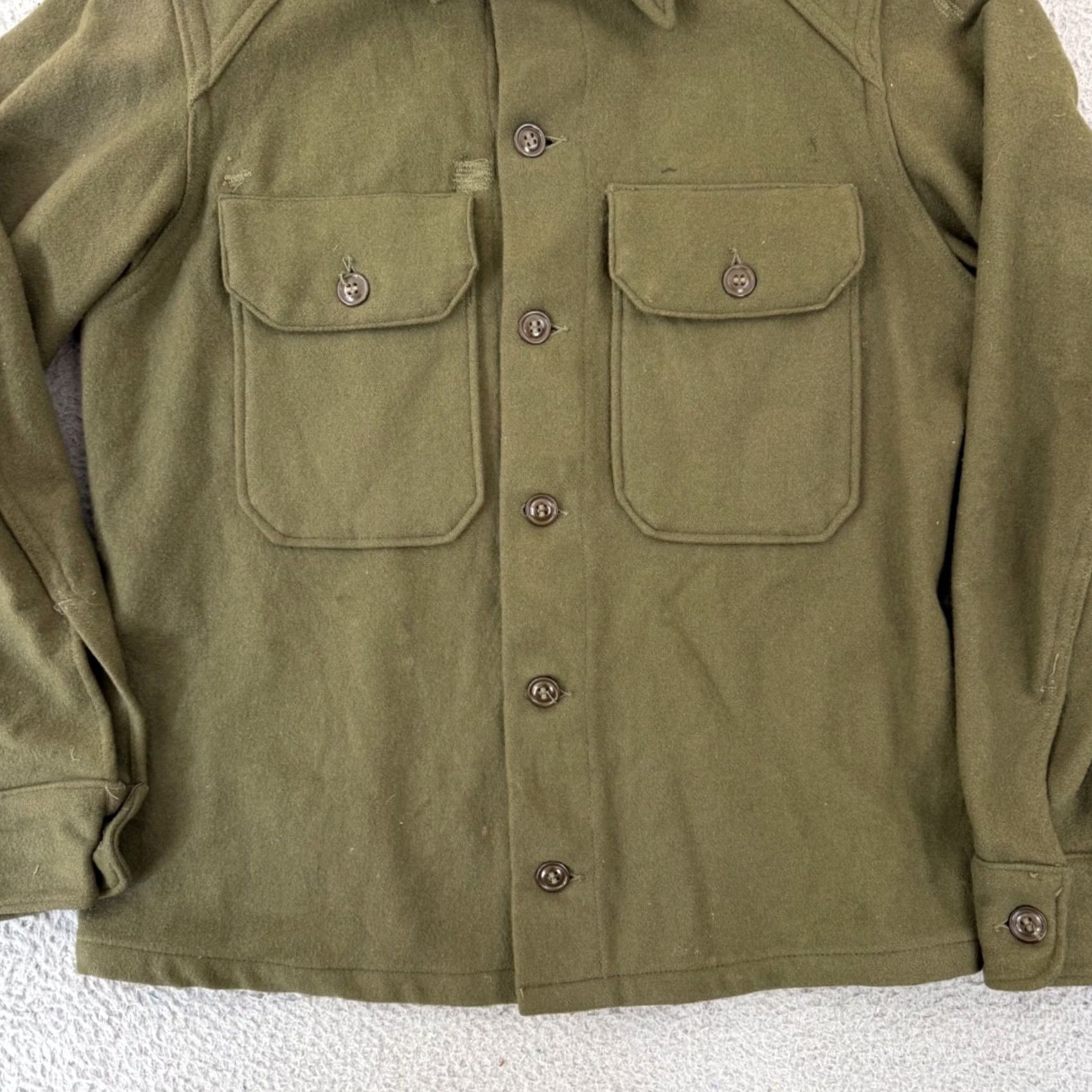 Olive VINTAGE US Army OG 108 Field Shirt Mens Small Wool Button Up Olive Green Army Shirt Size US S / EU 44-46 / 1 - 2 Thumbnail
