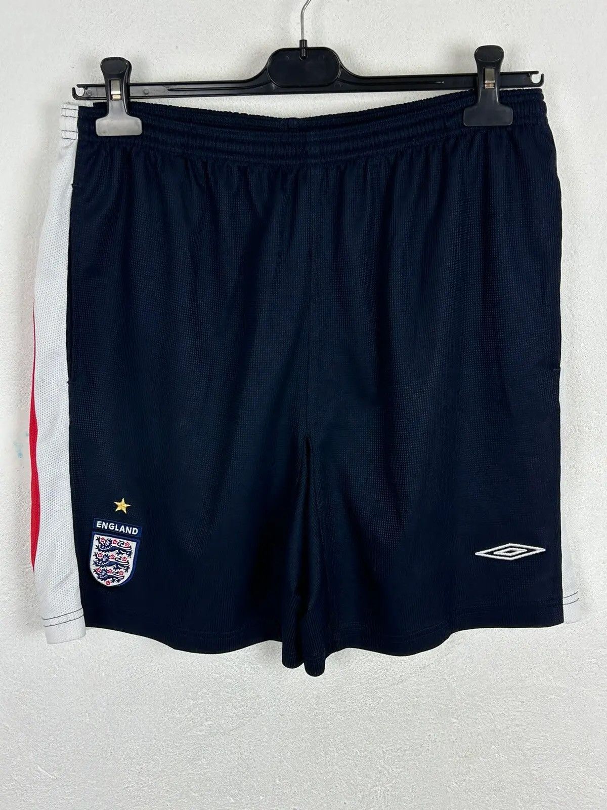 Umbro 00s Vintage Umbro England Sportswear Soccer Shorts Size US 38 / EU 54 - 1 Thumbnail