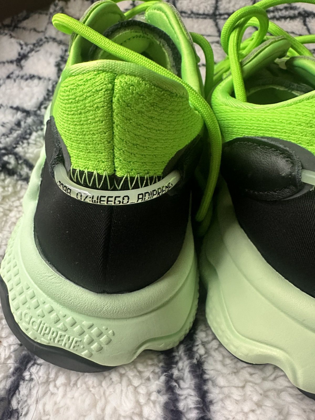 Adidas Adidas Ozweego Neon Green Size US 10 / EU 43 - 6 Thumbnail