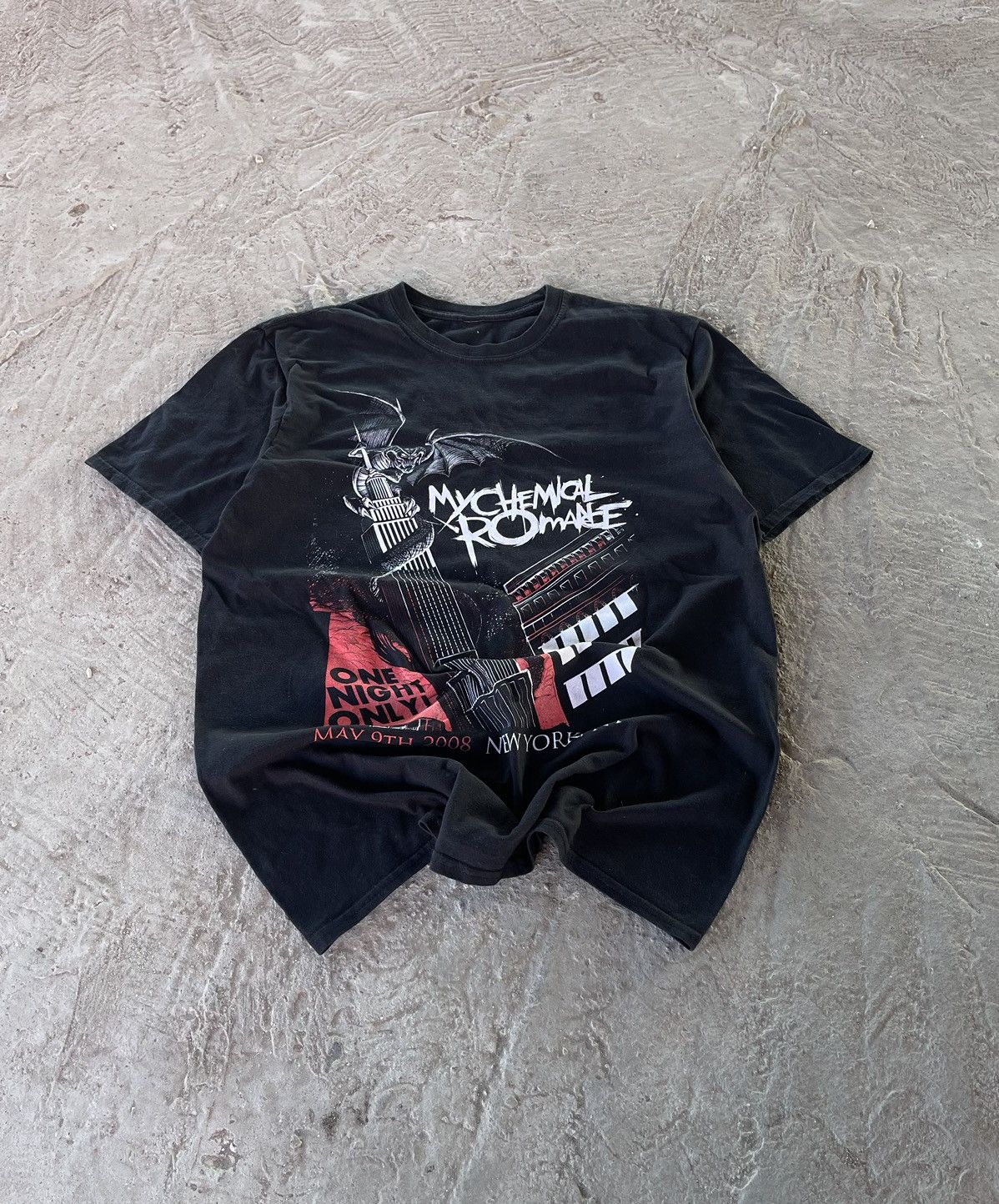 Band Tees Crazy My Chemical Romance Rock One Night Only Y2K T Shirt Size US L / EU 52-54 / 3 - 1 Thumbnail