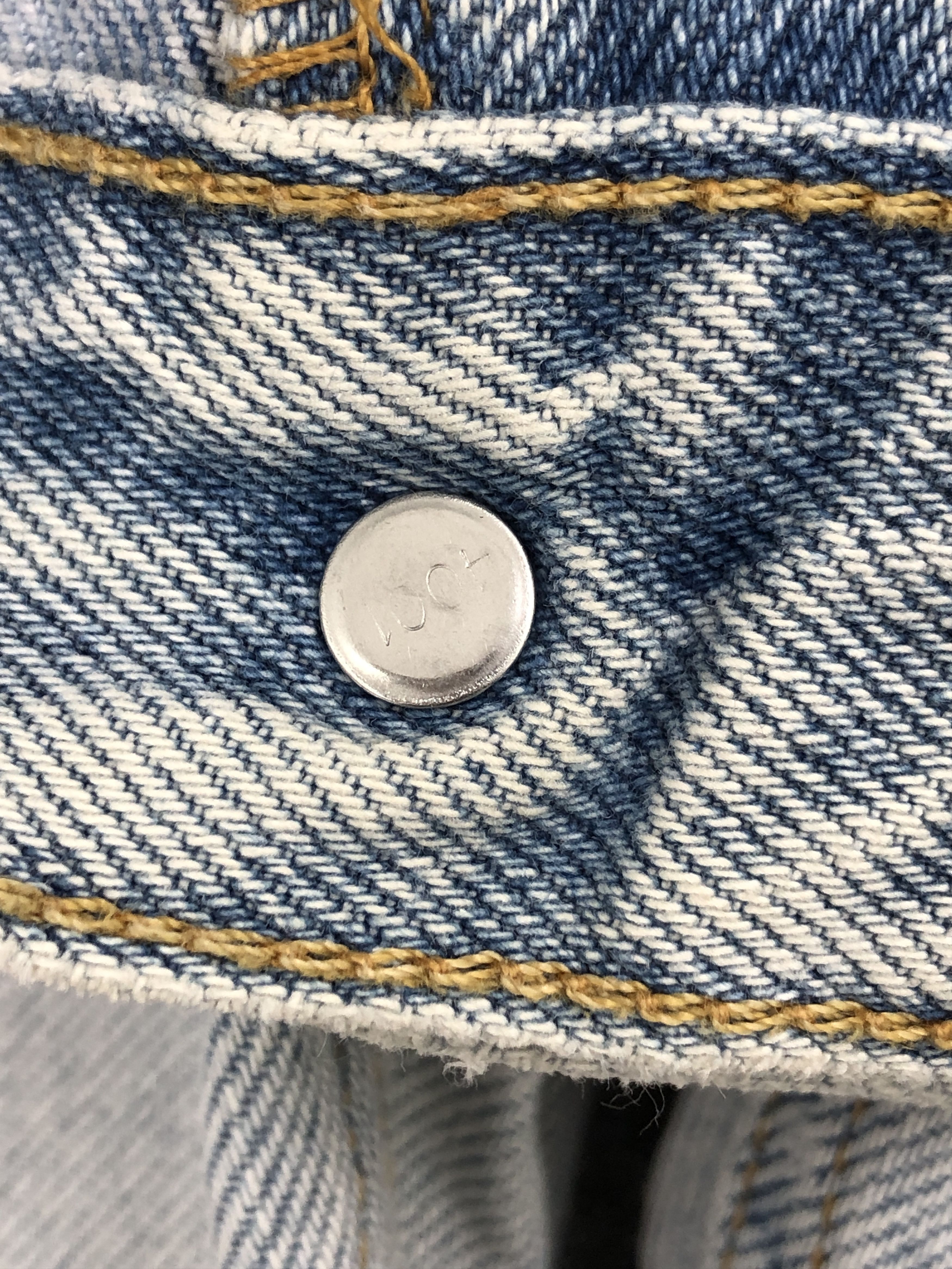 Levi's × Vintage Light Washed Vintage Levis 505 Jeans Size US 33 - 13 Thumbnail