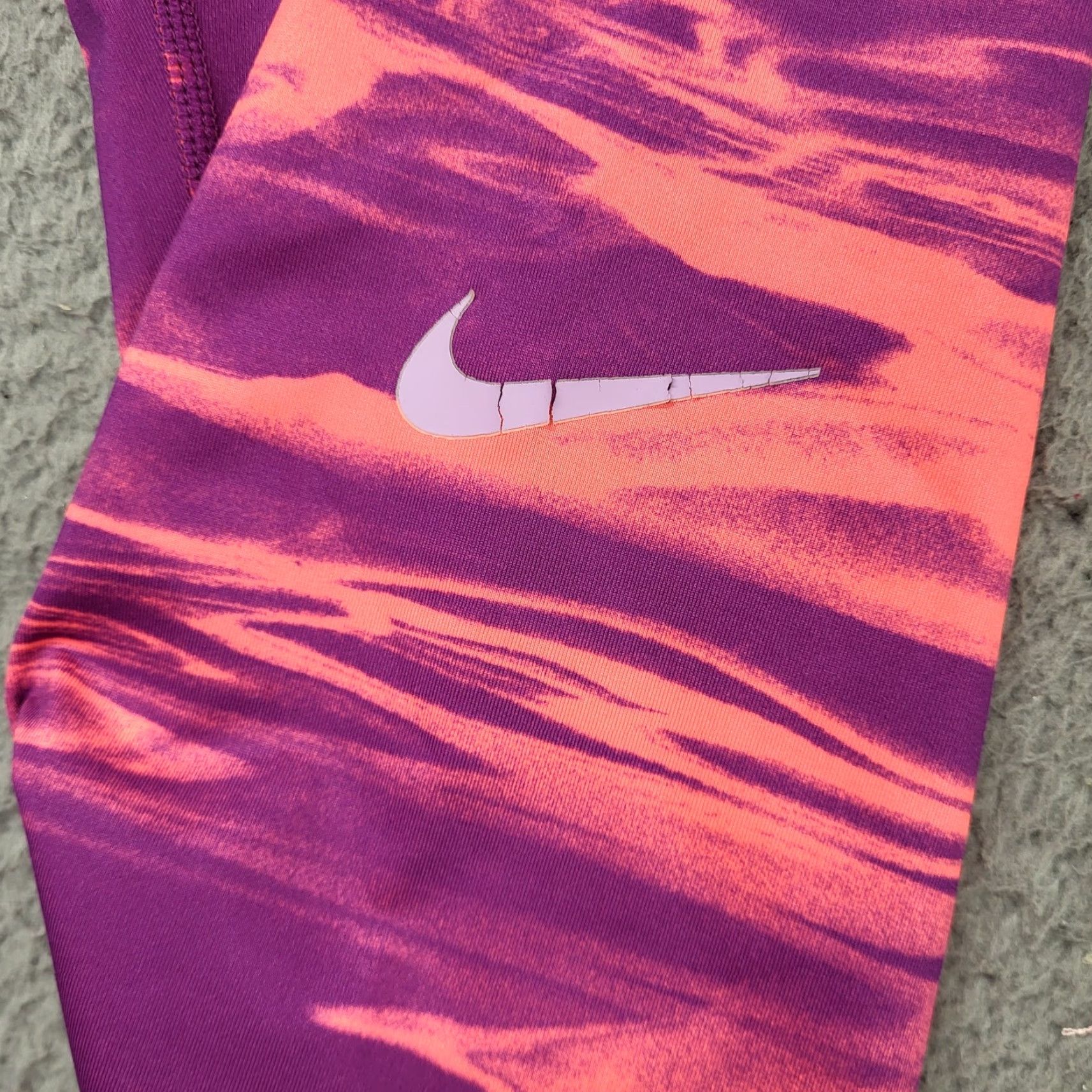 Nike Nike Pro Leggings Women L Cropped Capri Dri-Fit Elastic Waist Yoga Purple Nike Pro Leggings Women L Cropped Capri Purple Elastic Waist Yoga Size 36" / US 14 / IT 50 - 7 Thumbnail