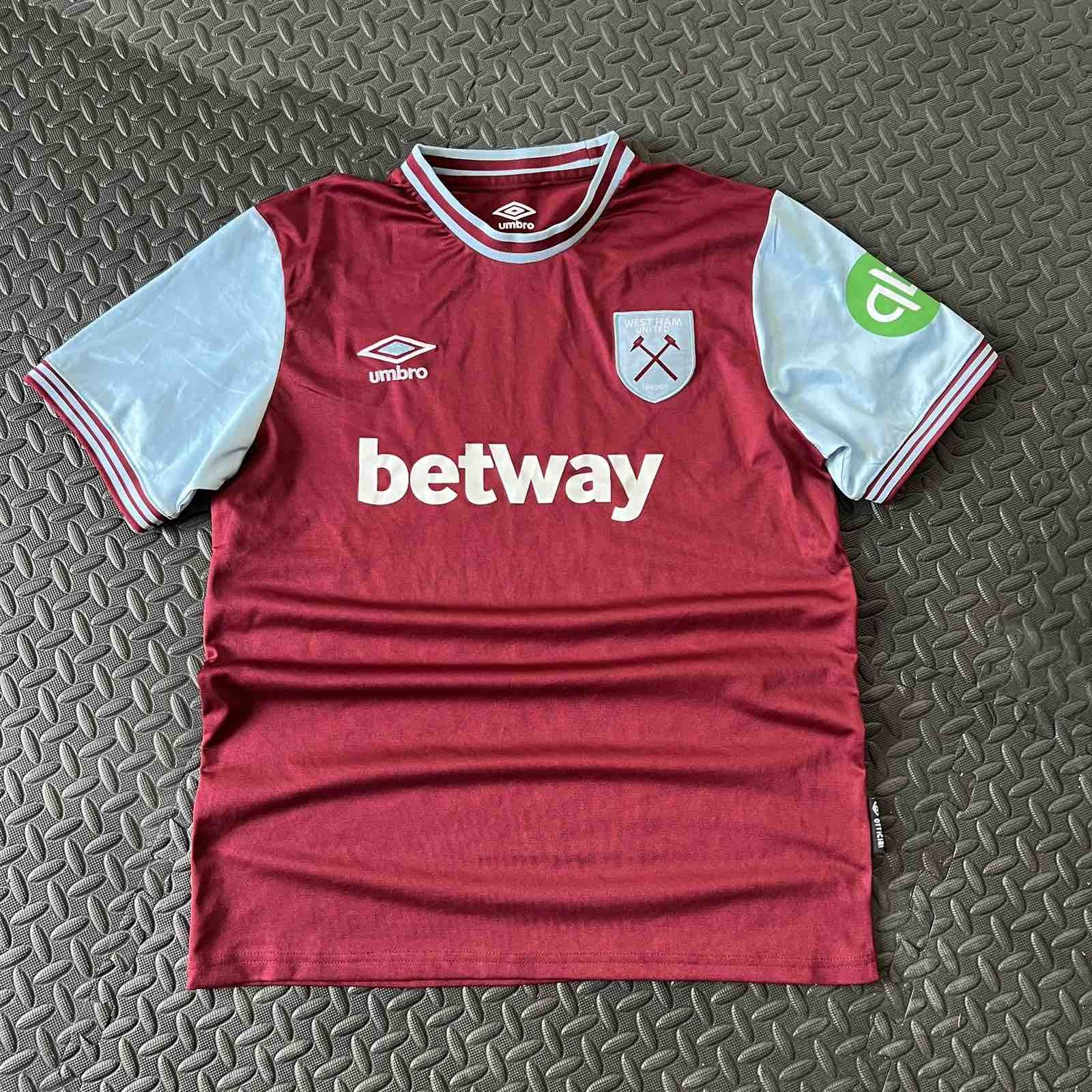 Umbro Umbro West Ham United Soccer jersey football T-shirt Sz XL Size US XL / EU 56 / 4 - 1 Thumbnail