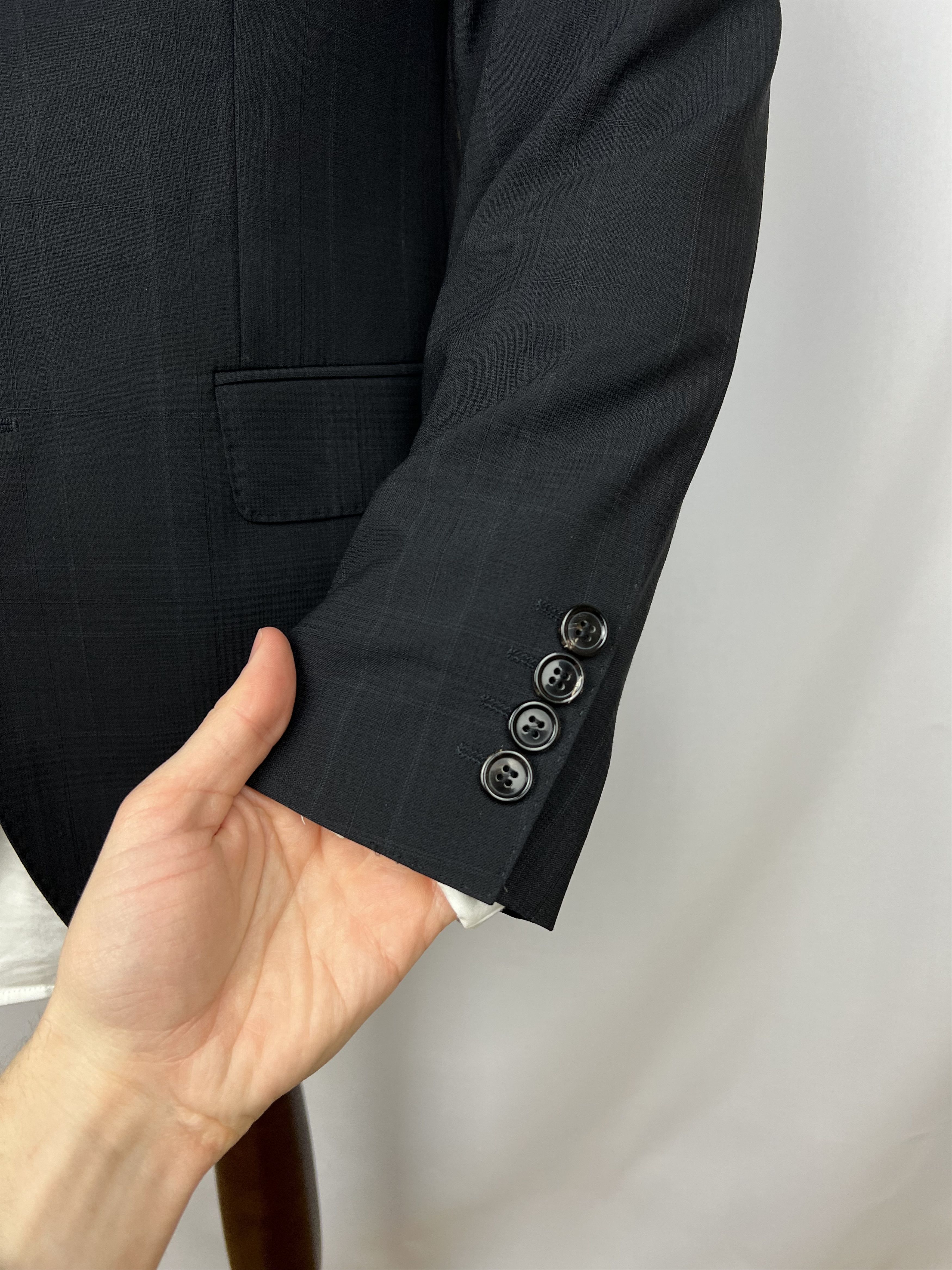 Hugo Boss Dark-Gray Plaid 100% Wool 2 Piece Modern Suit Regular Size 36R - 8 Thumbnail
