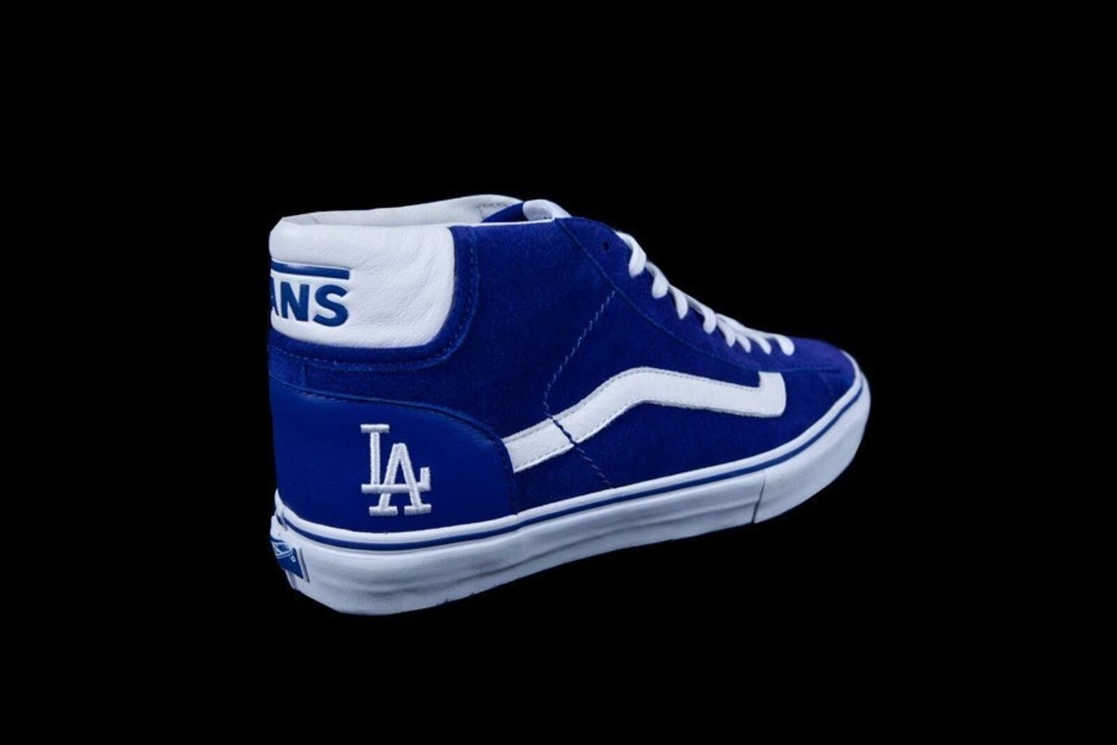 Vans Vans Vault Mid Skool LX Undefeated Los Angeles Dodgers MLB Size US 10.5 / EU 43-44 - 2 Thumbnail