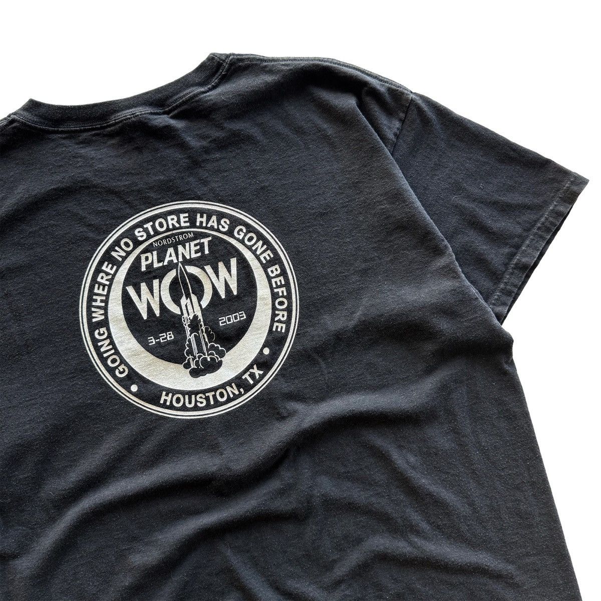 Vintage 2003 Vintage Nordstrom Galleria Planet Wow Tee Size US XL / EU 56 / 4 - 5 Thumbnail