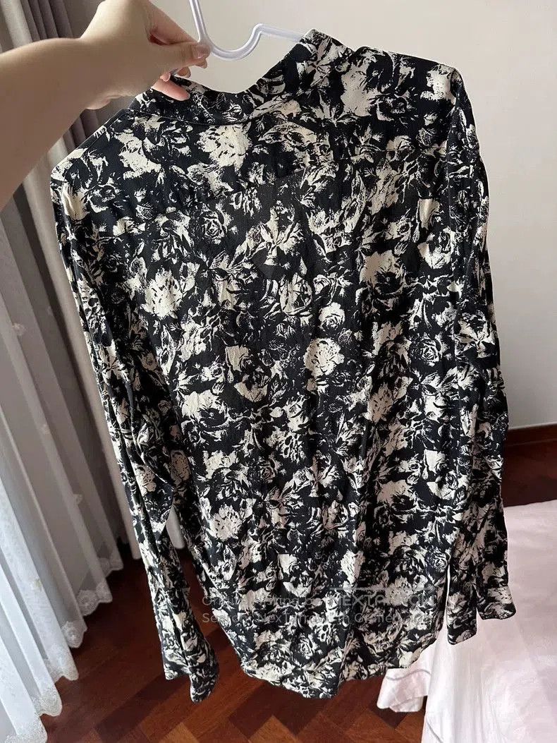 Saint Laurent Paris YSL Silk Rose Print Shirt. Size US M / EU 48-50 / 2 - 2 Thumbnail