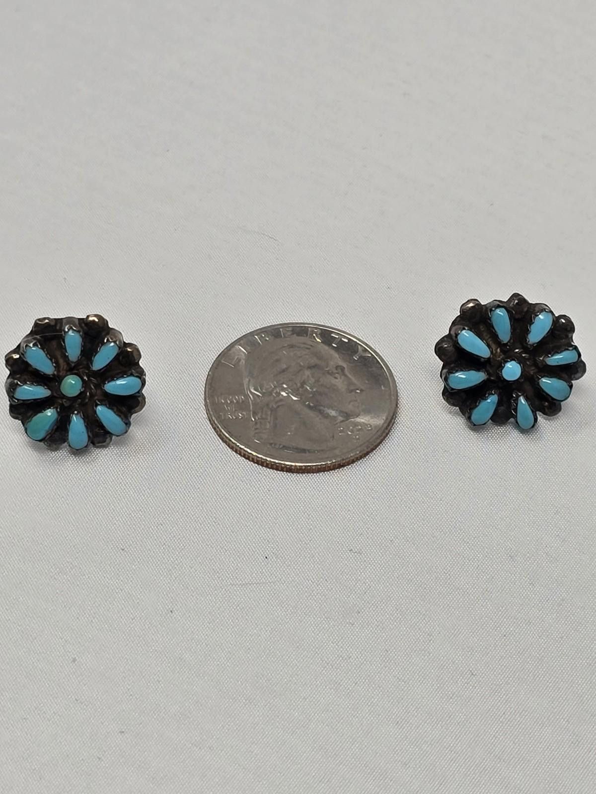 Other Zuni Sterling Silver Needlepoint Turquoise earrings flower Size ONE SIZE - 3 Thumbnail